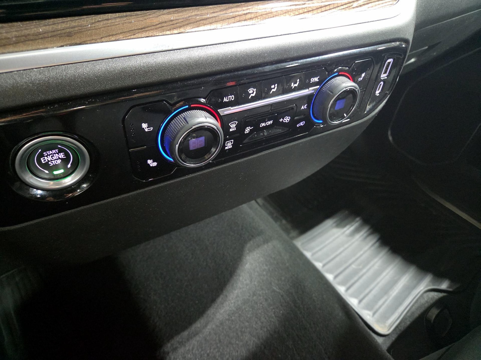2022 Chevrolet Silverado 1500 LT - Photo 17