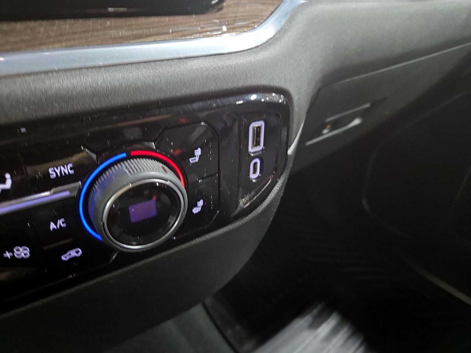 2022 Chevrolet Silverado 1500 LT - Photo 19