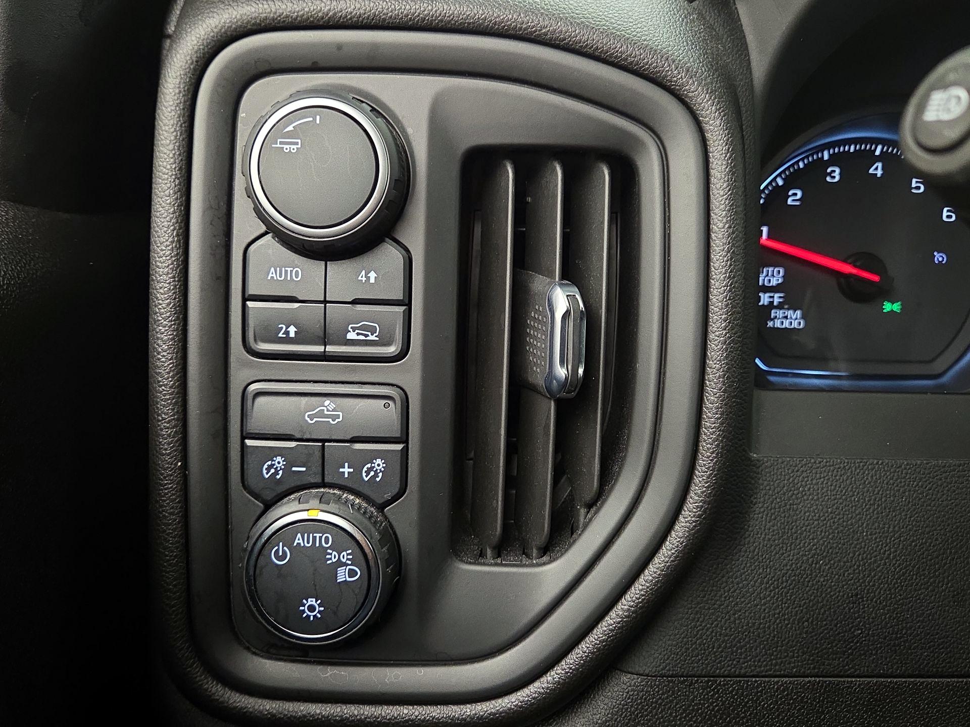 Thumbnail: 2022 Chevrolet Silverado 1500 - 13