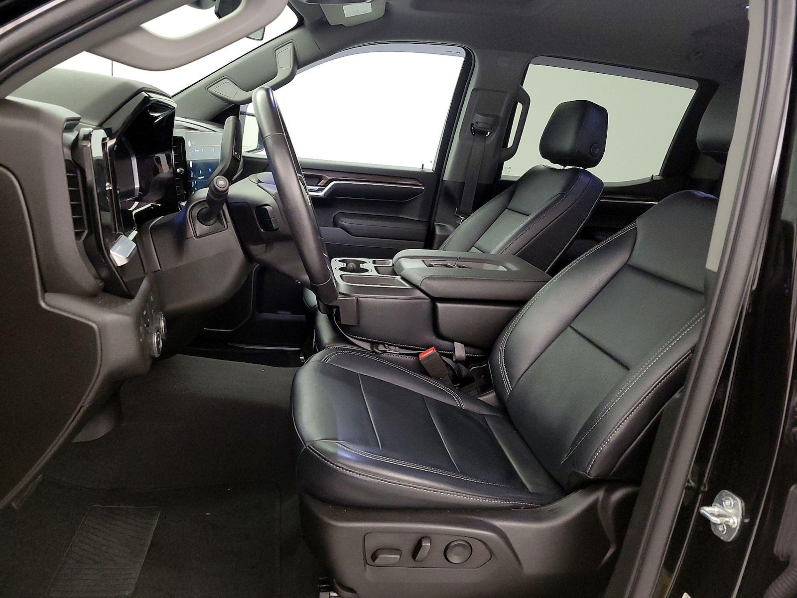 2022 Chevrolet Silverado 1500 LT - Photo 12