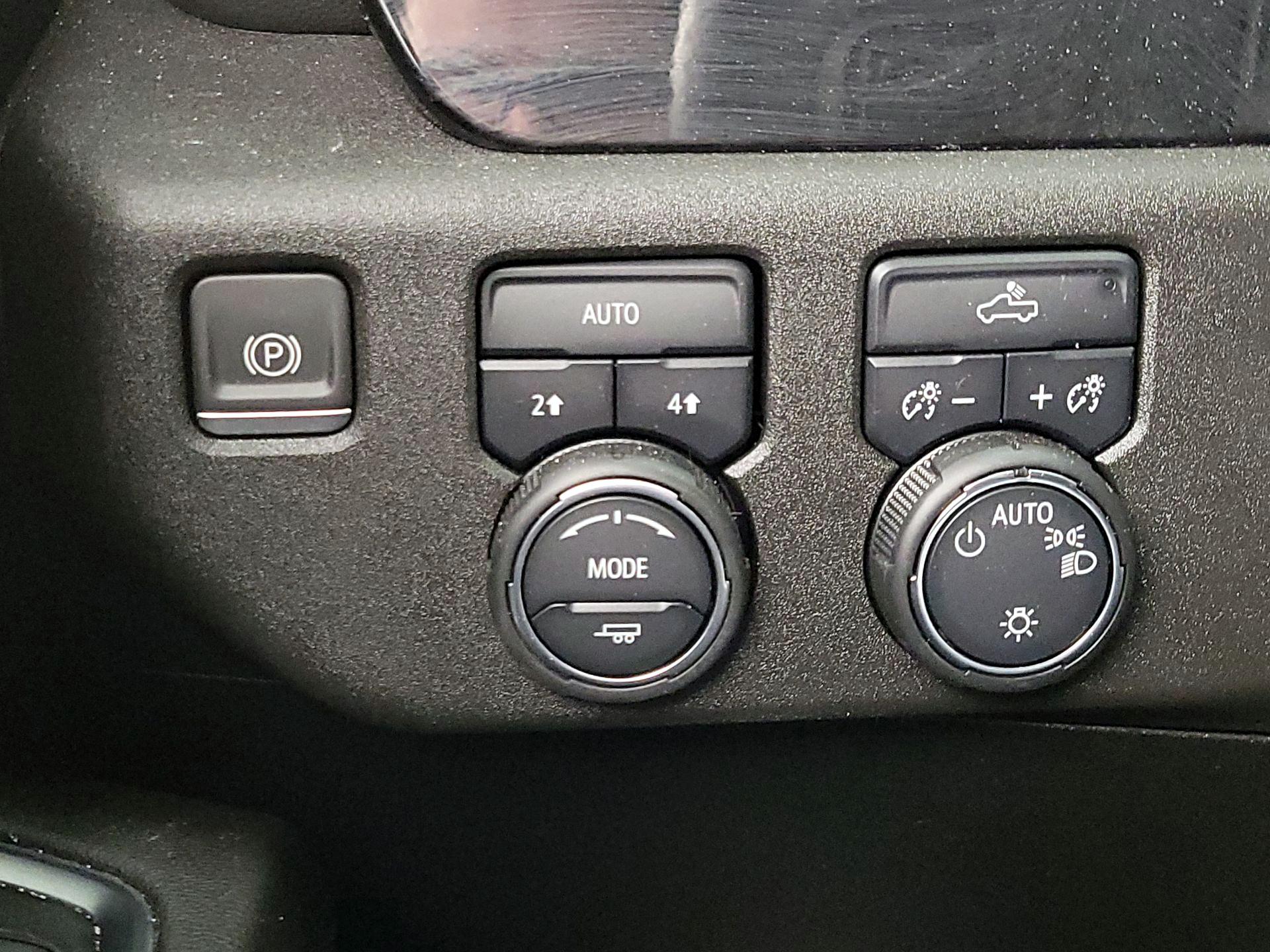 Thumbnail: 2022 Chevrolet Silverado 1500 - 13