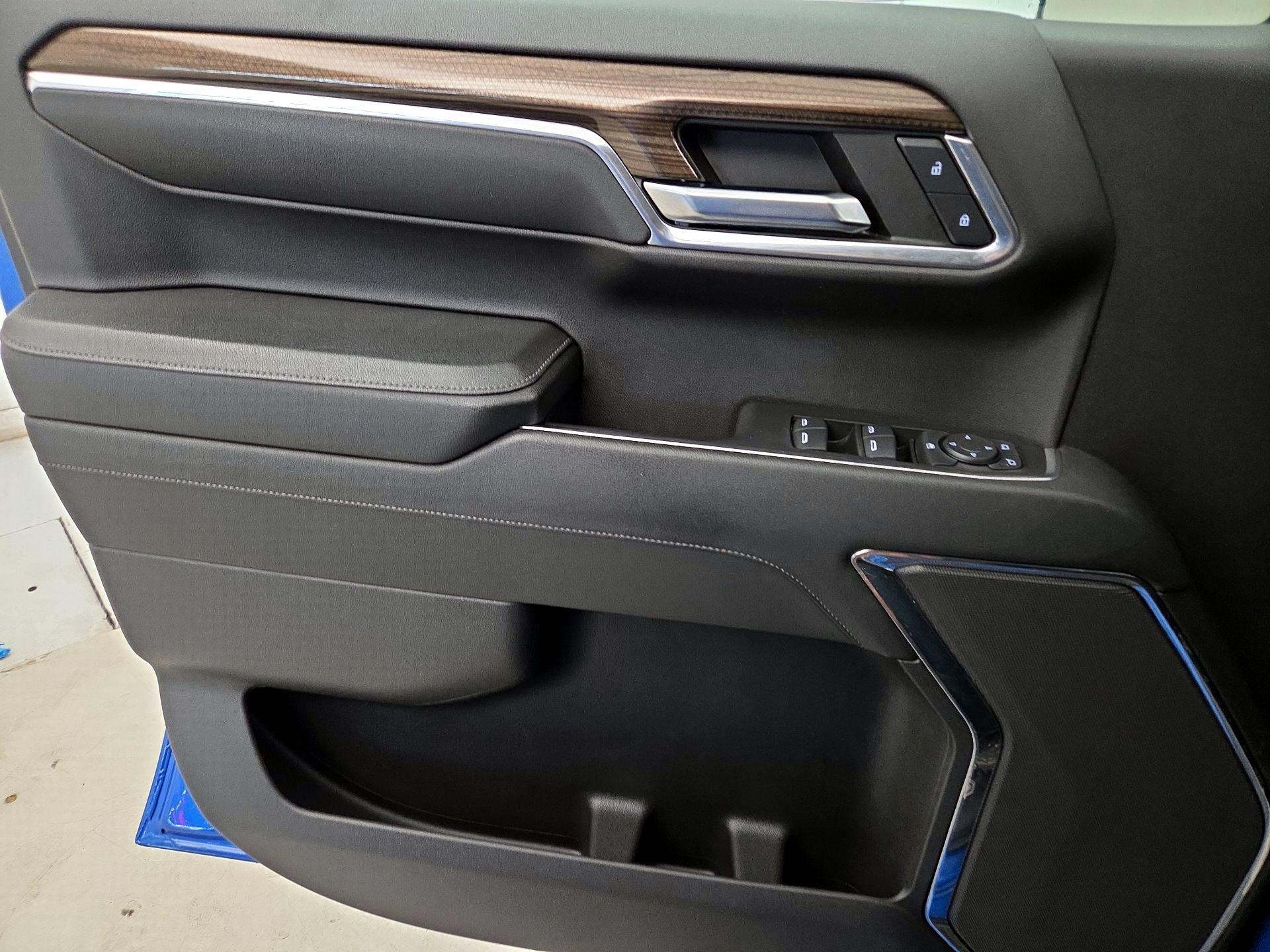 Thumbnail: 2023 Chevrolet Silverado 1500 - 12