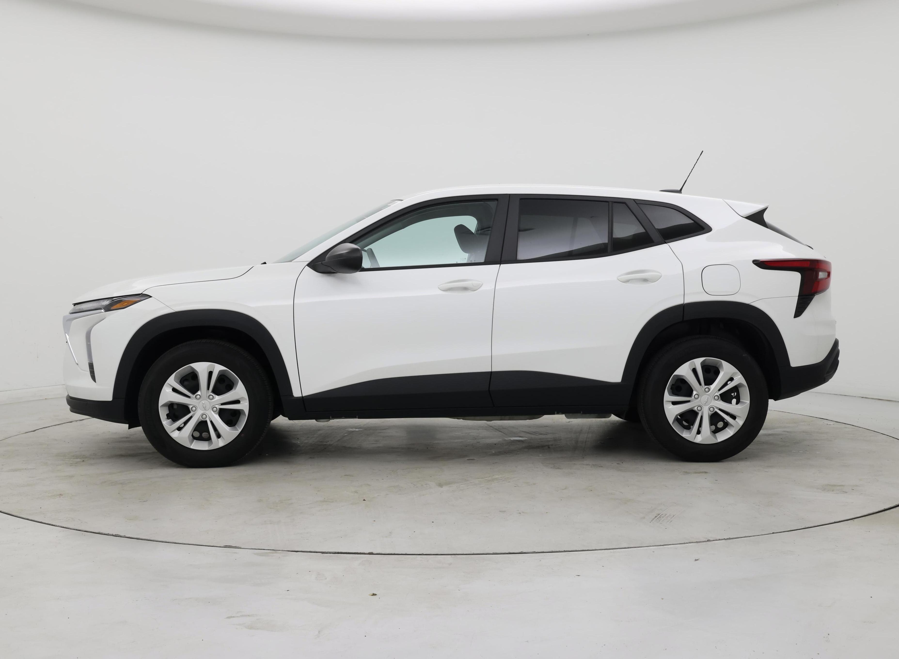 Thumbnail: 2024 Chevrolet Trax - 3