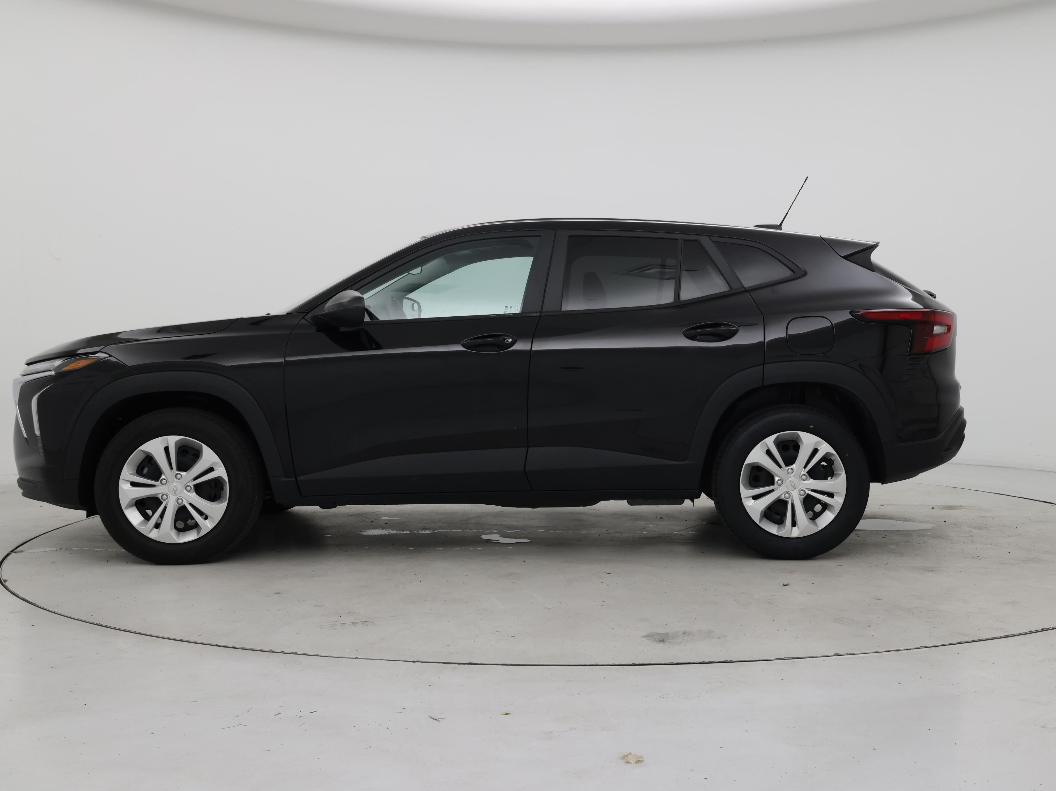 Thumbnail: 2024 Chevrolet Trax - 3