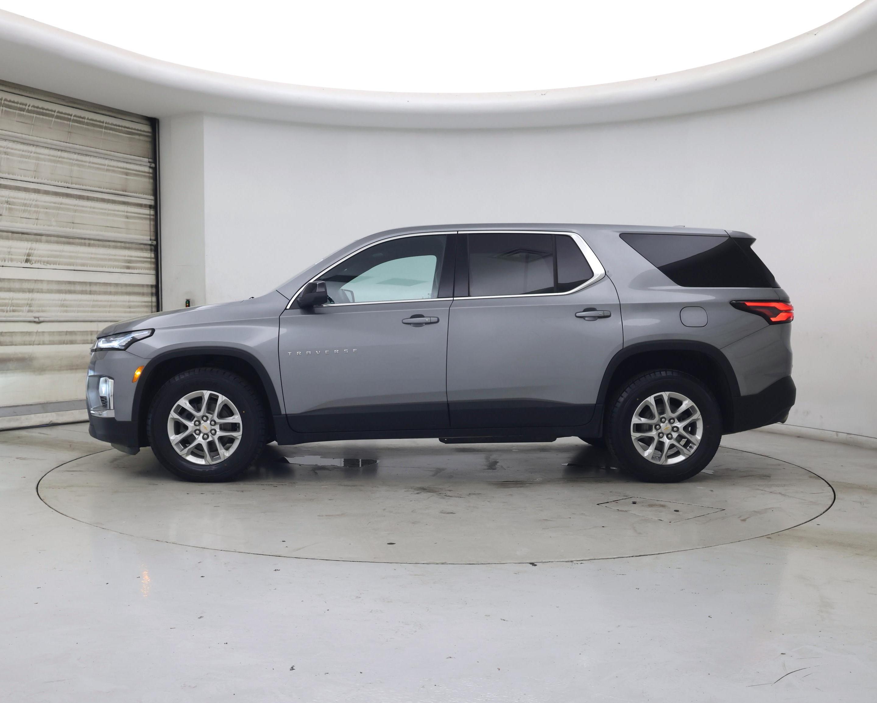 Thumbnail: 2023 Chevrolet Traverse - 3