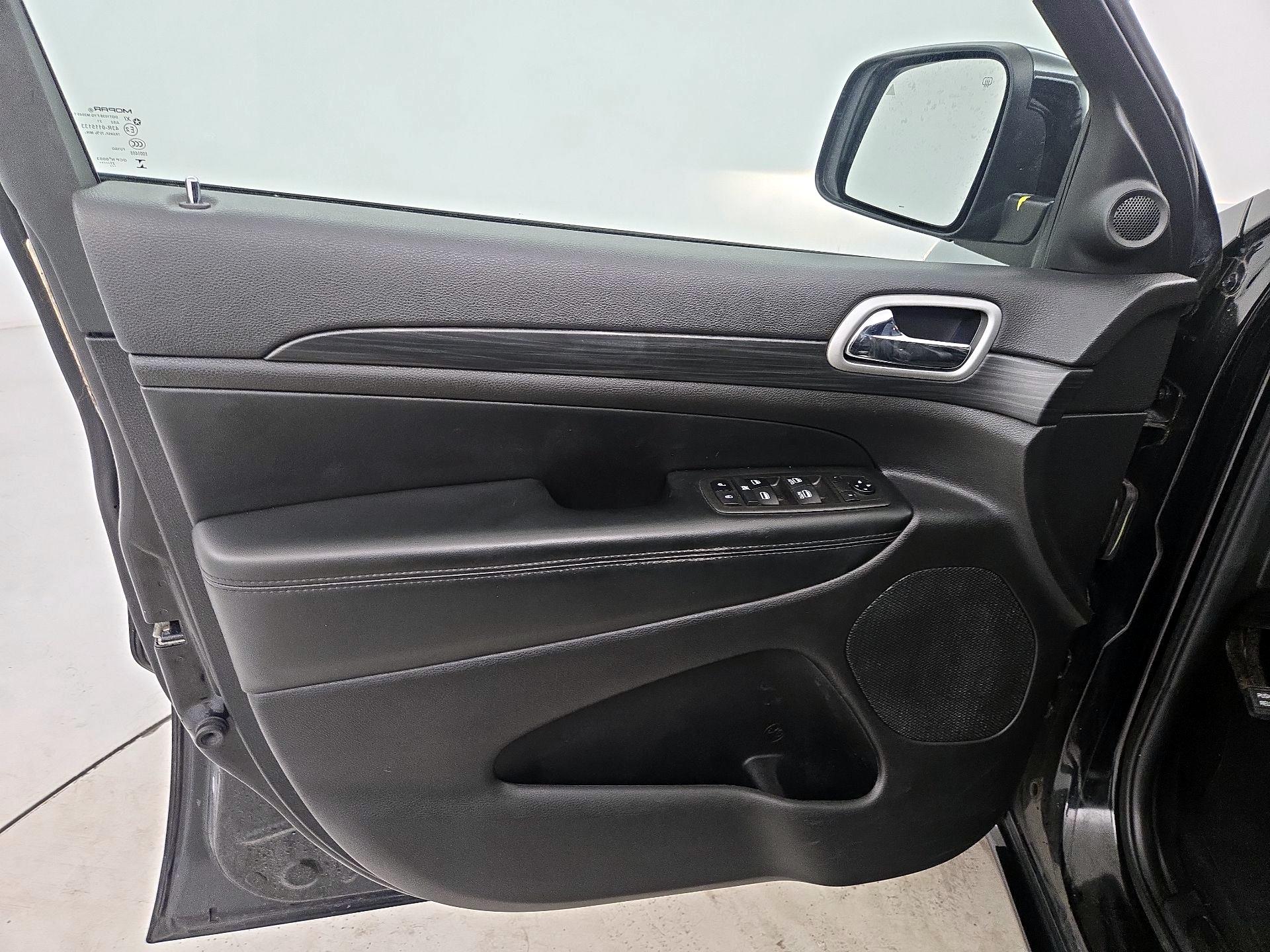 Thumbnail: 2021 Jeep Grand Cherokee - 12
