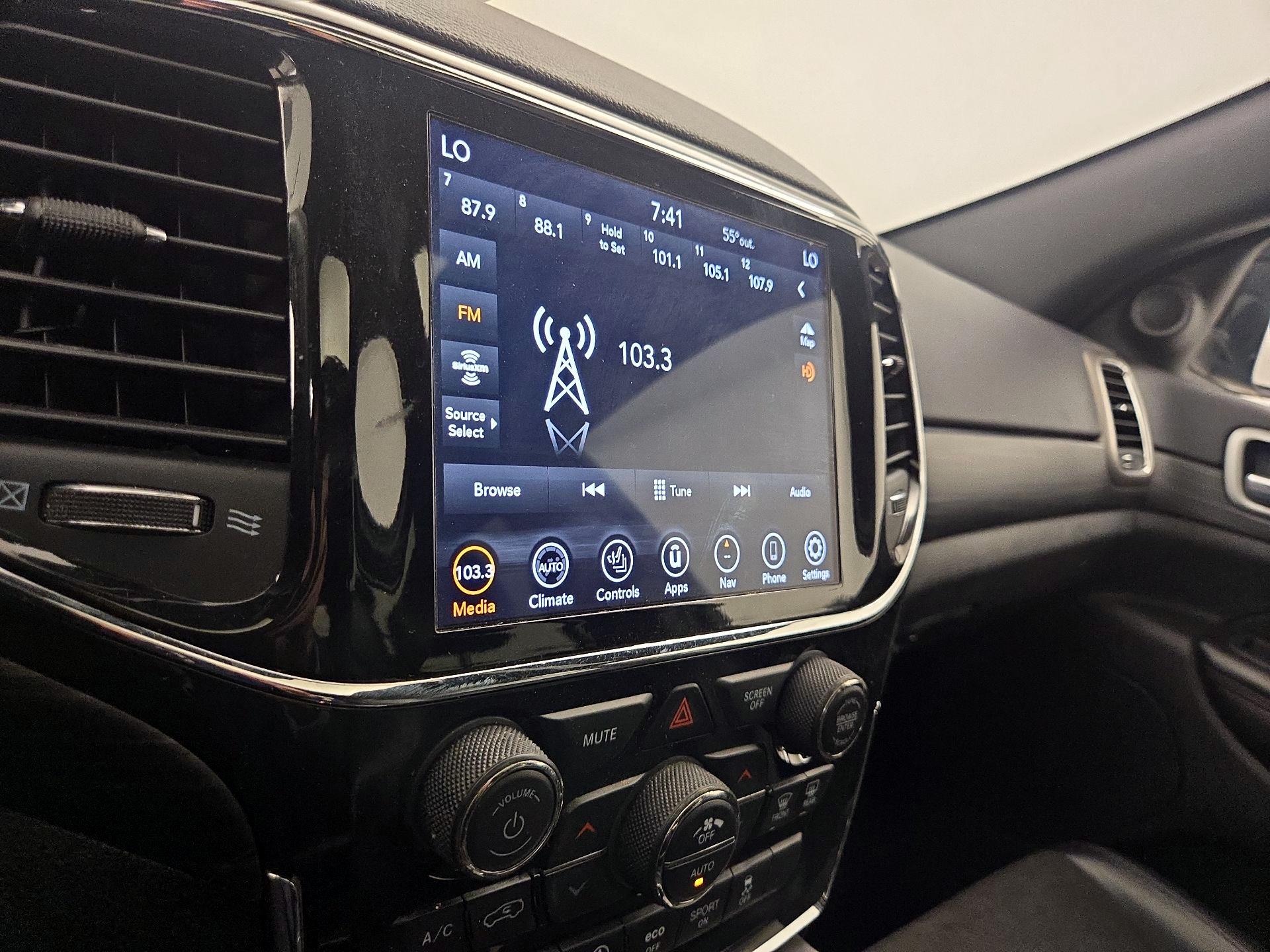 Thumbnail: 2021 Jeep Grand Cherokee - 16