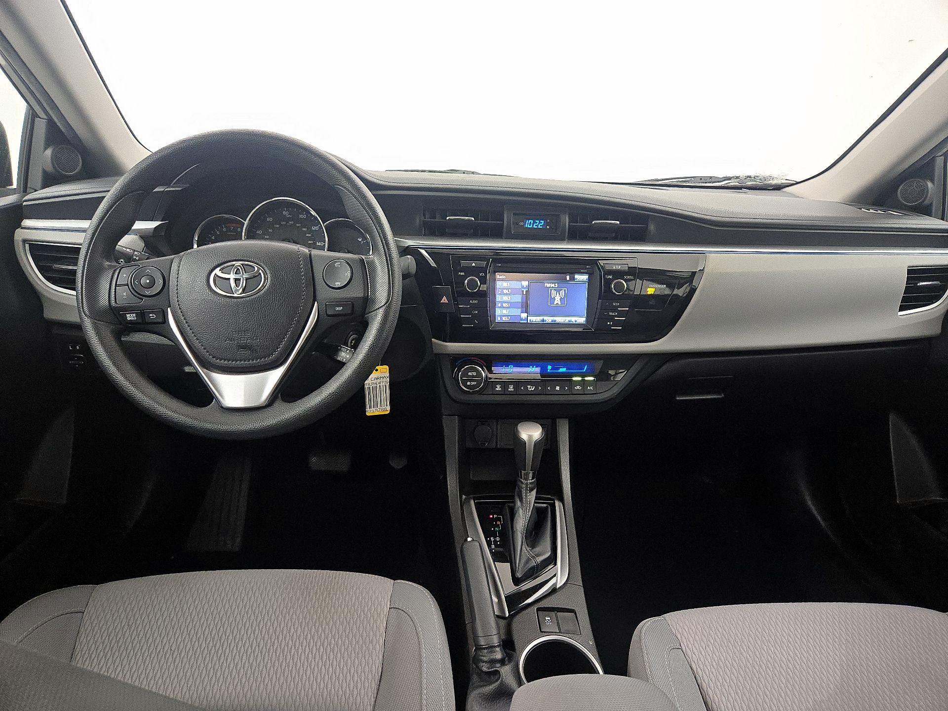 Thumbnail: 2015 Toyota Corolla - 9