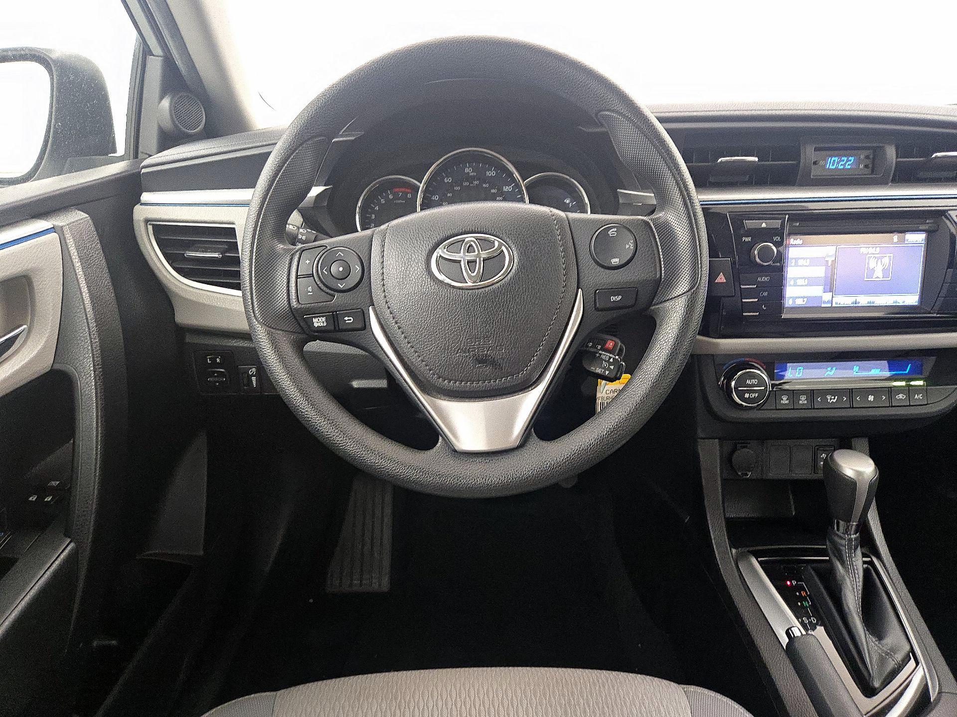 Thumbnail: 2015 Toyota Corolla - 10