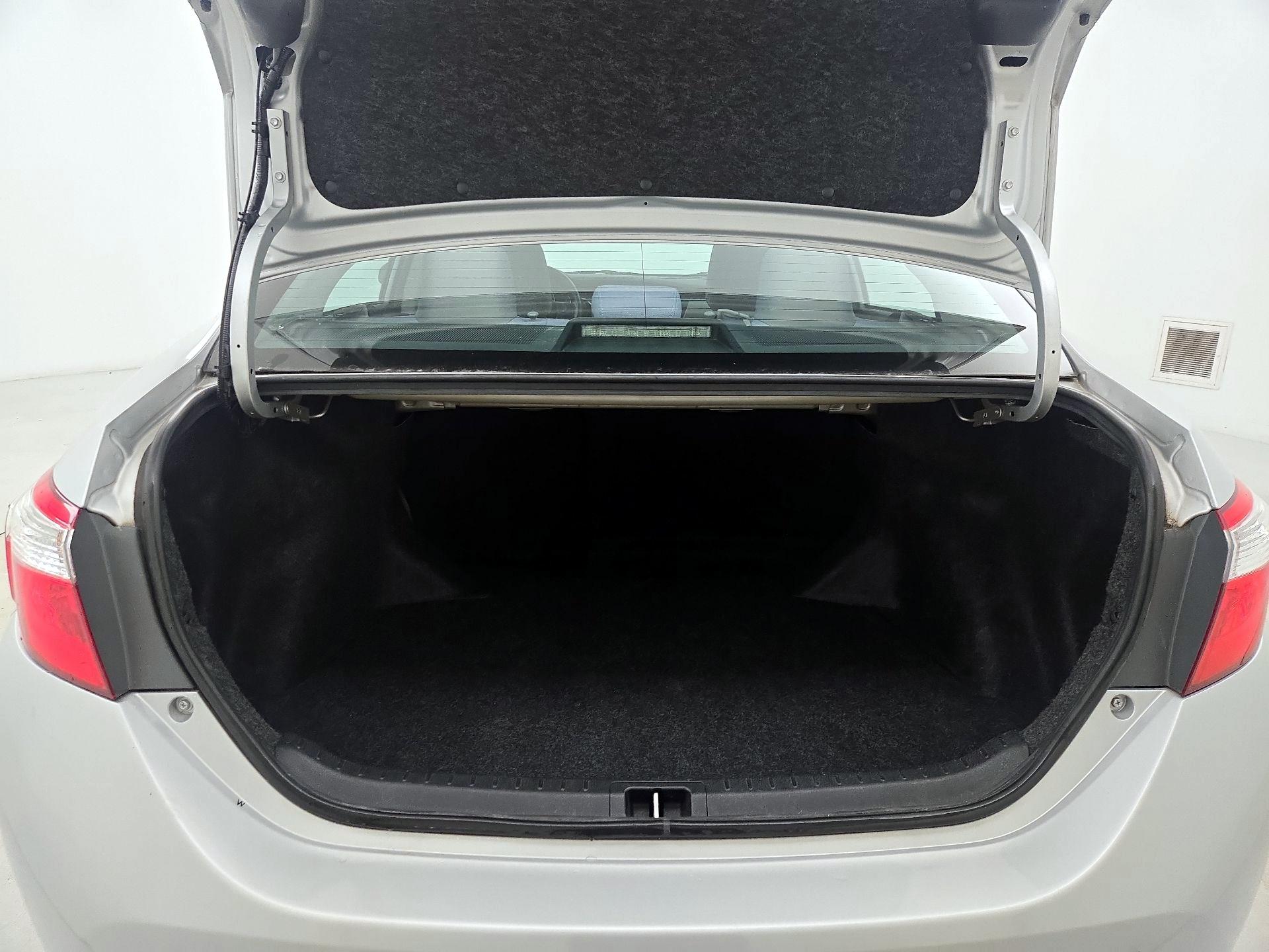 Thumbnail: 2015 Toyota Corolla - 20