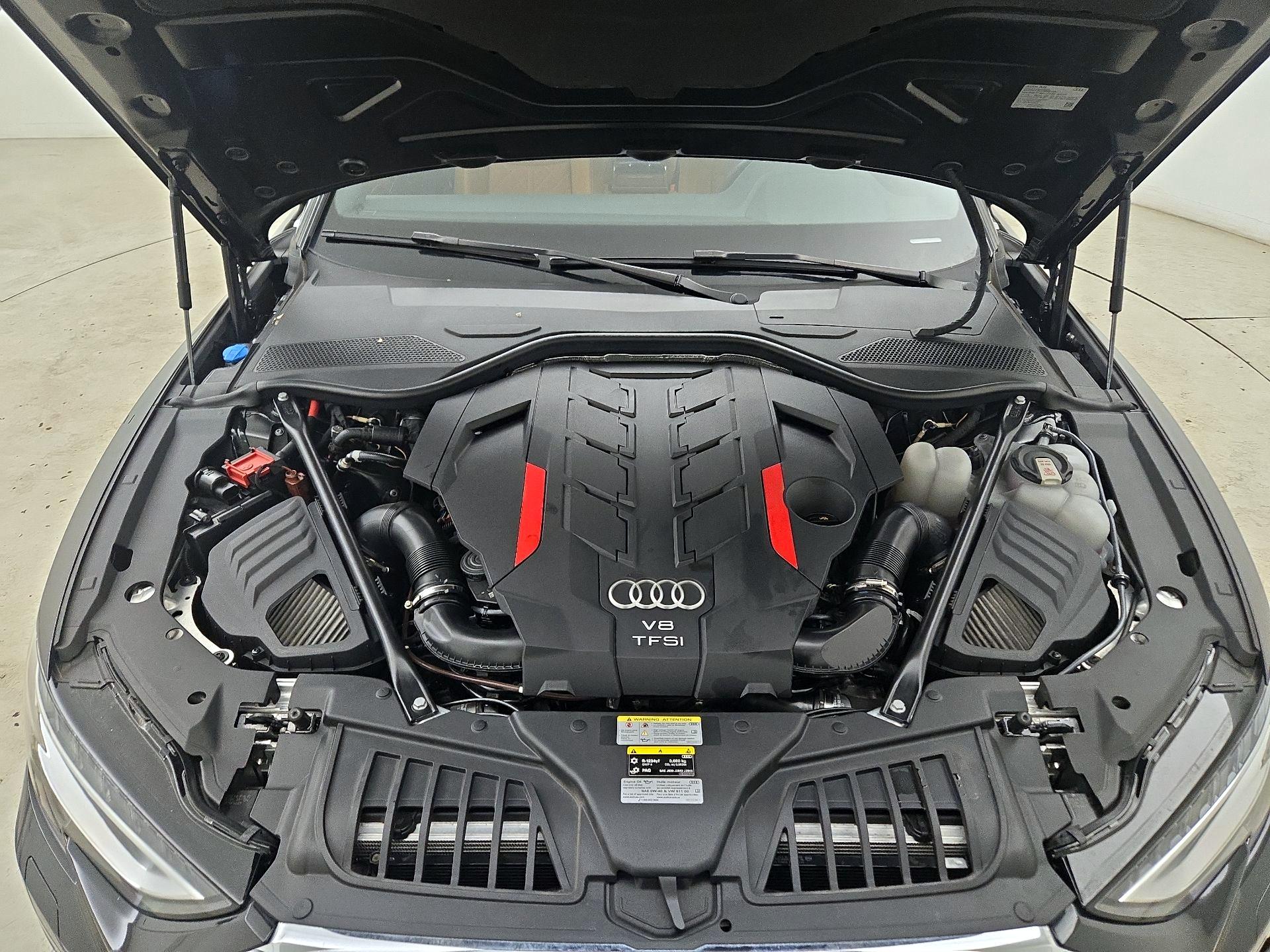 Thumbnail: 2024 Audi S8 - 17