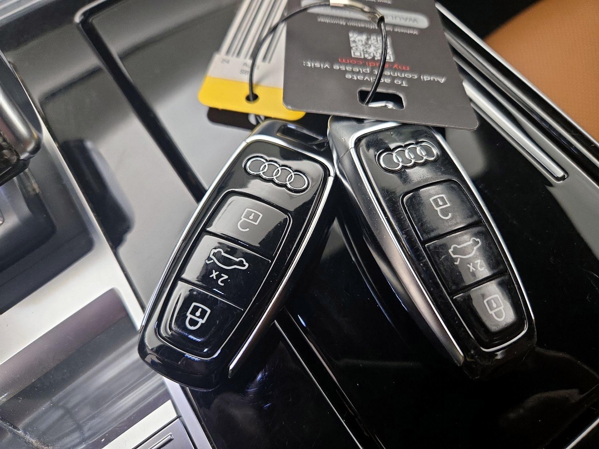 Thumbnail: 2024 Audi S8 - 18