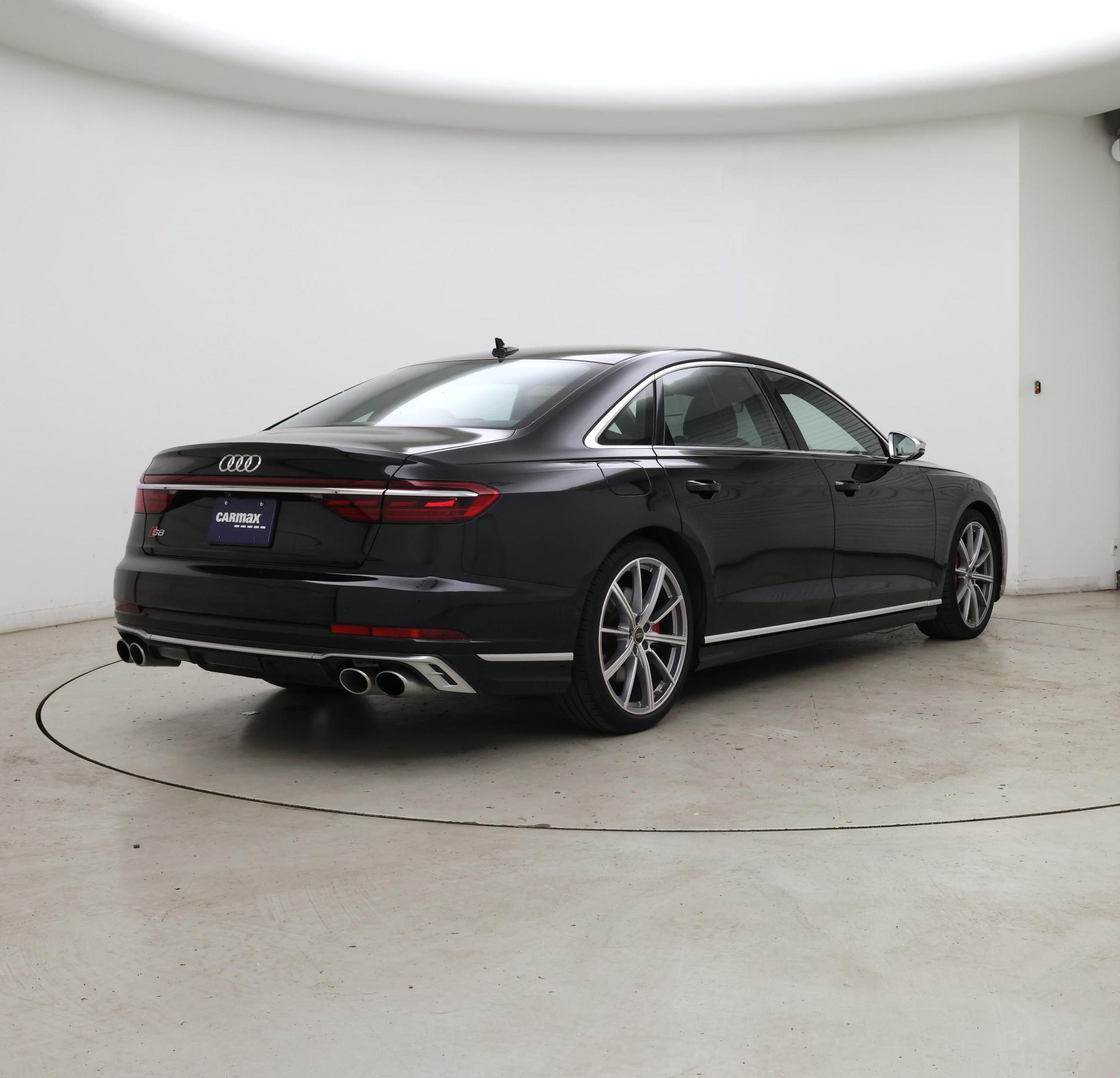 Thumbnail: 2024 Audi S8 - 8