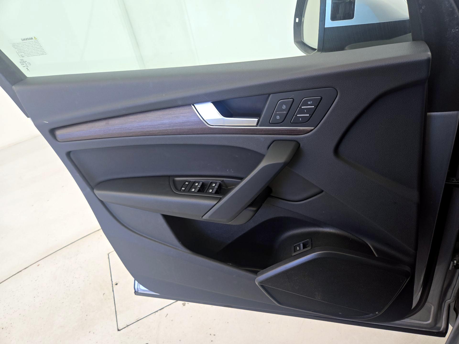 Thumbnail: 2023 Audi Q5 - 12