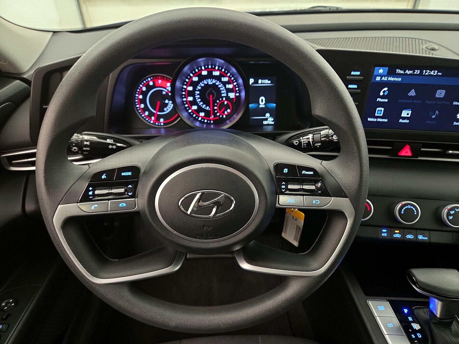 Thumbnail: 2023 Hyundai Elantra - 10