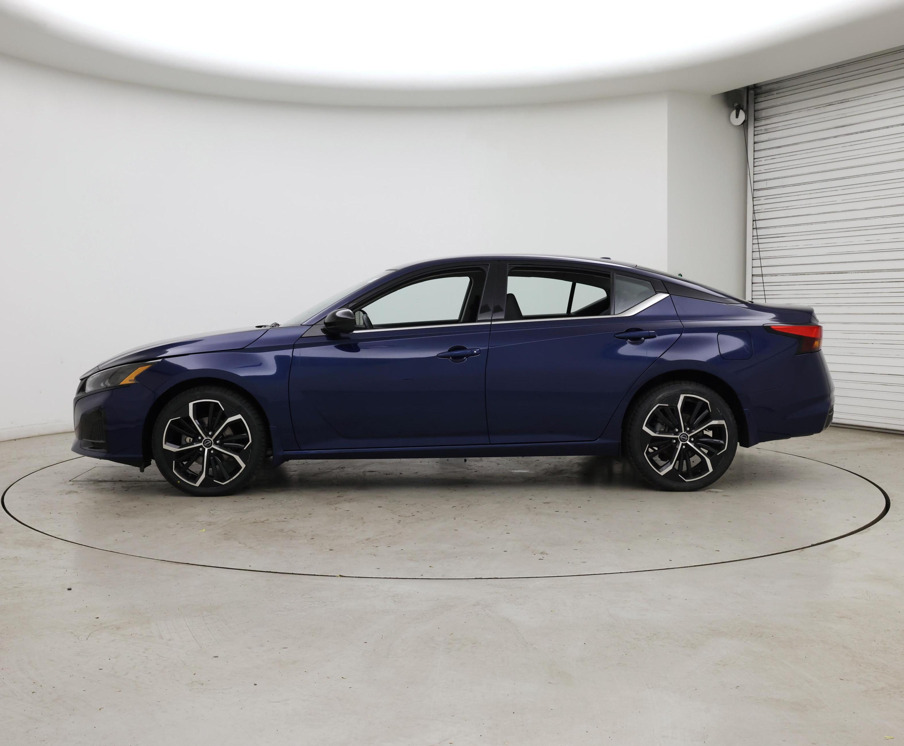 Thumbnail: 2023 Nissan Altima - 3