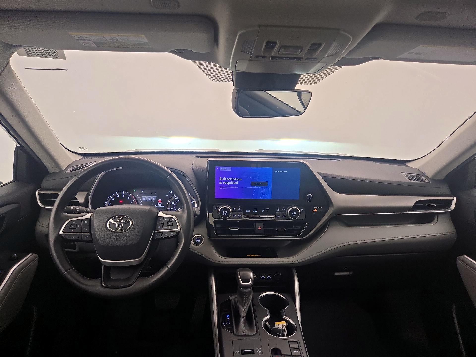 Thumbnail: 2023 Toyota Highlander - 9