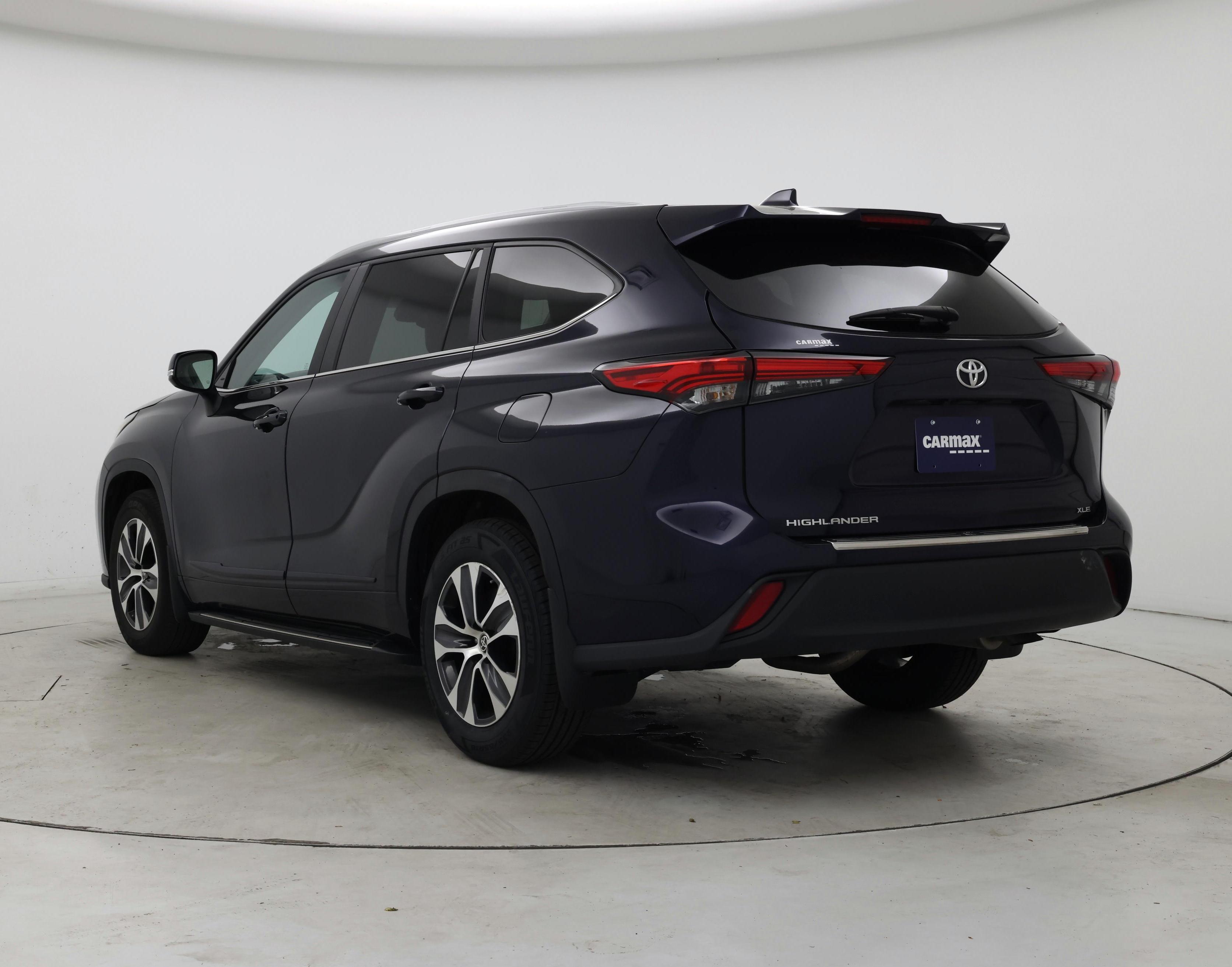 Thumbnail: 2023 Toyota Highlander - 2