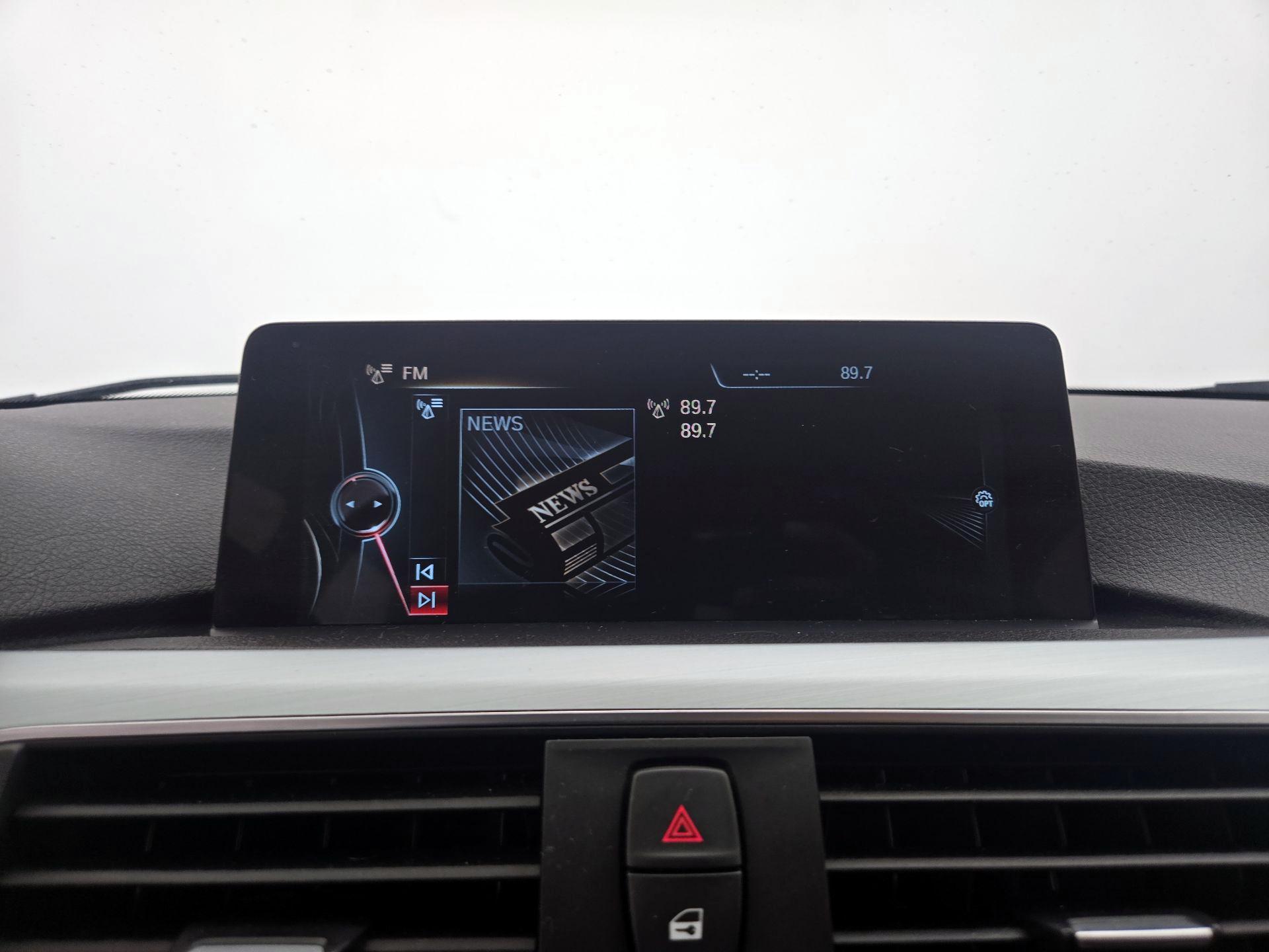 Thumbnail: 2016 BMW 3 Series - 16