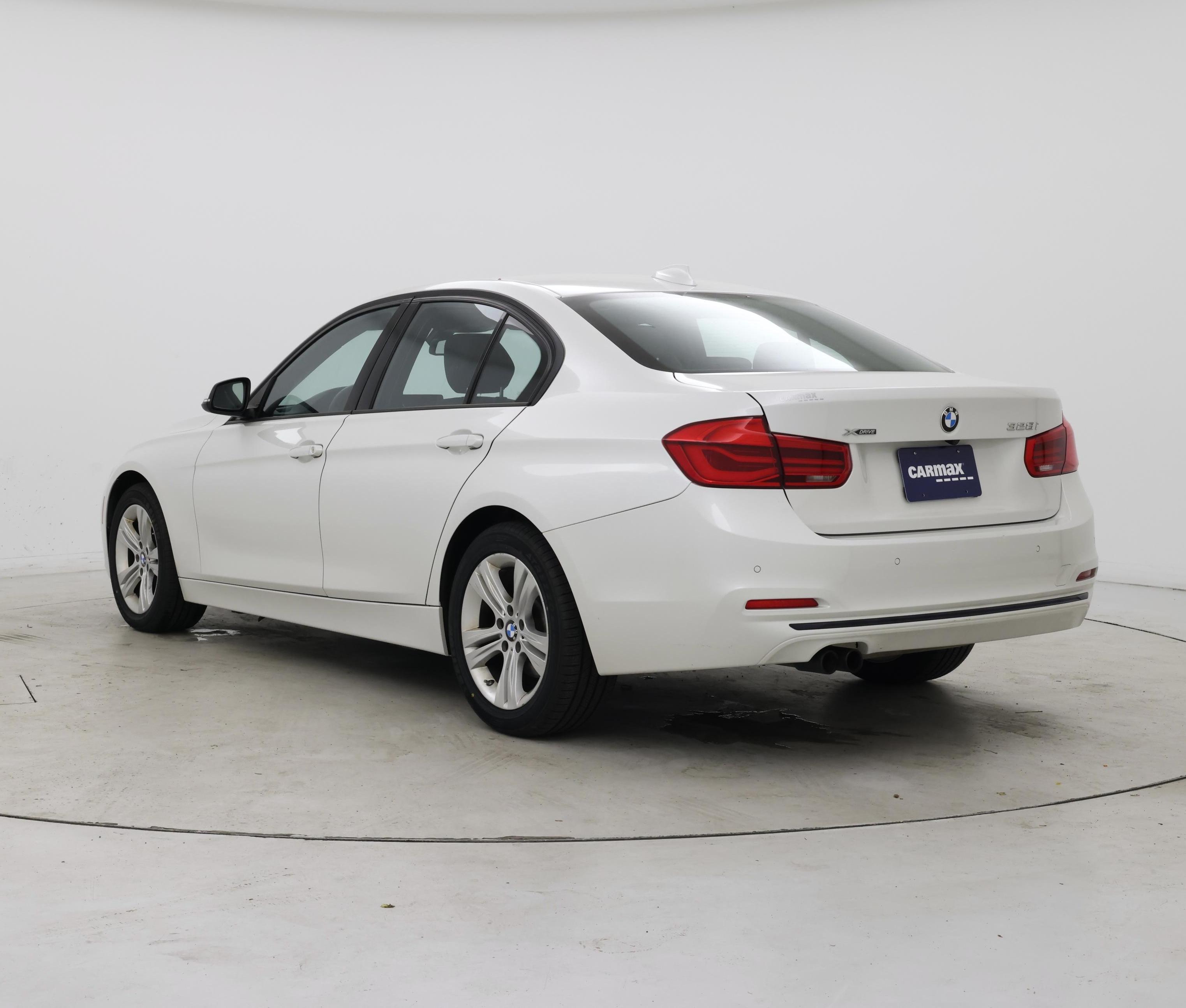 Thumbnail: 2016 BMW 3 Series - 2