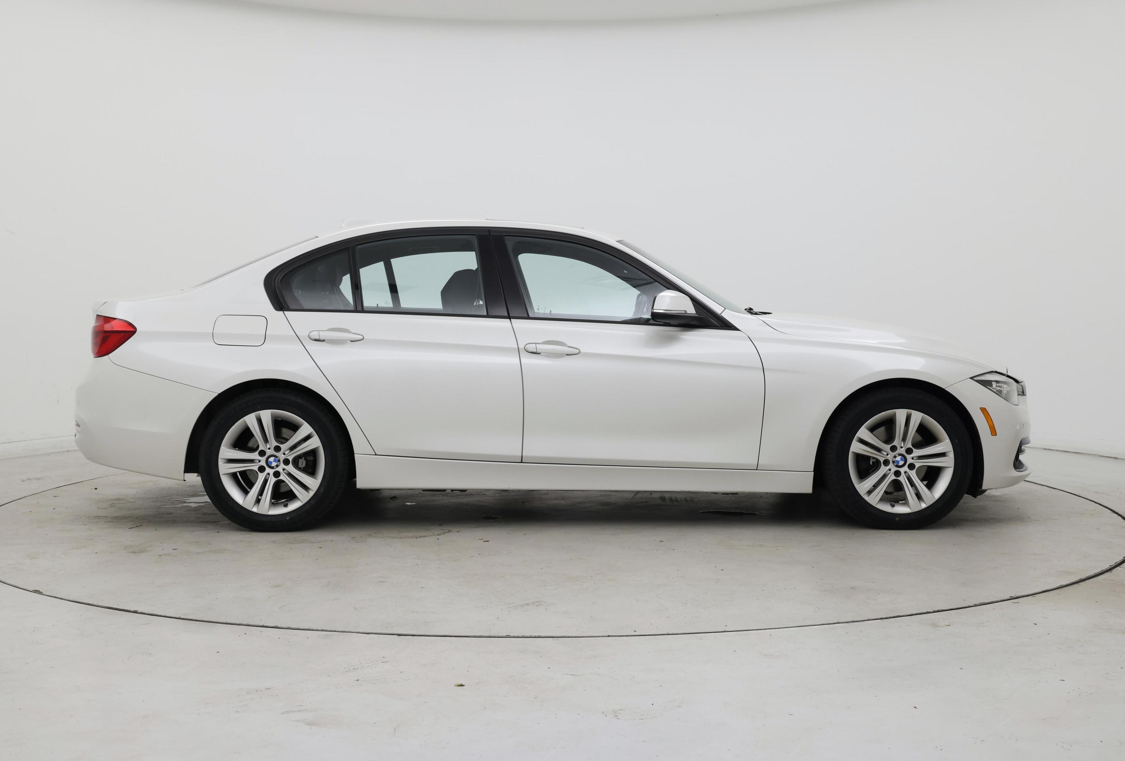 Thumbnail: 2016 BMW 3 Series - 7