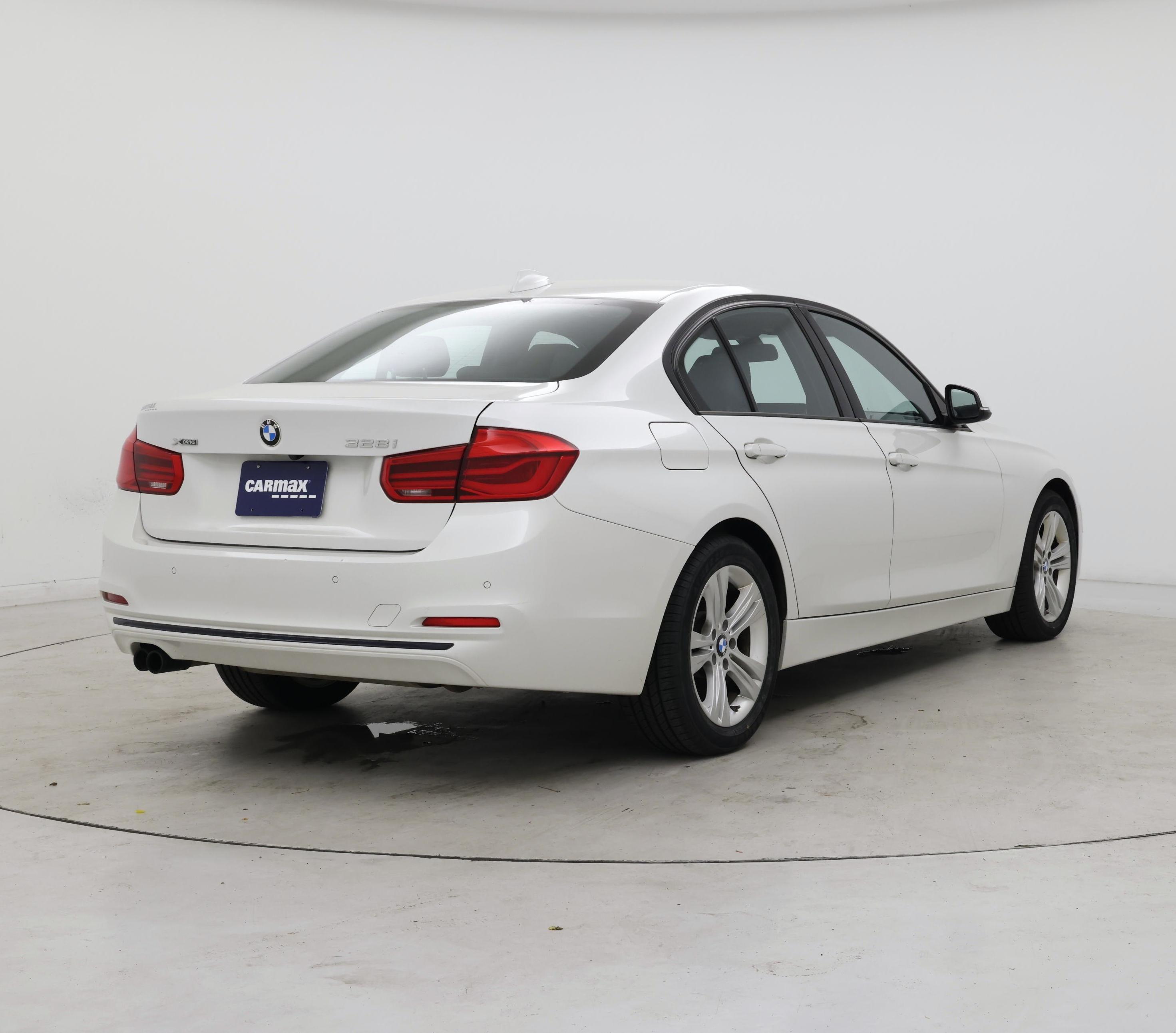 Thumbnail: 2016 BMW 3 Series - 8