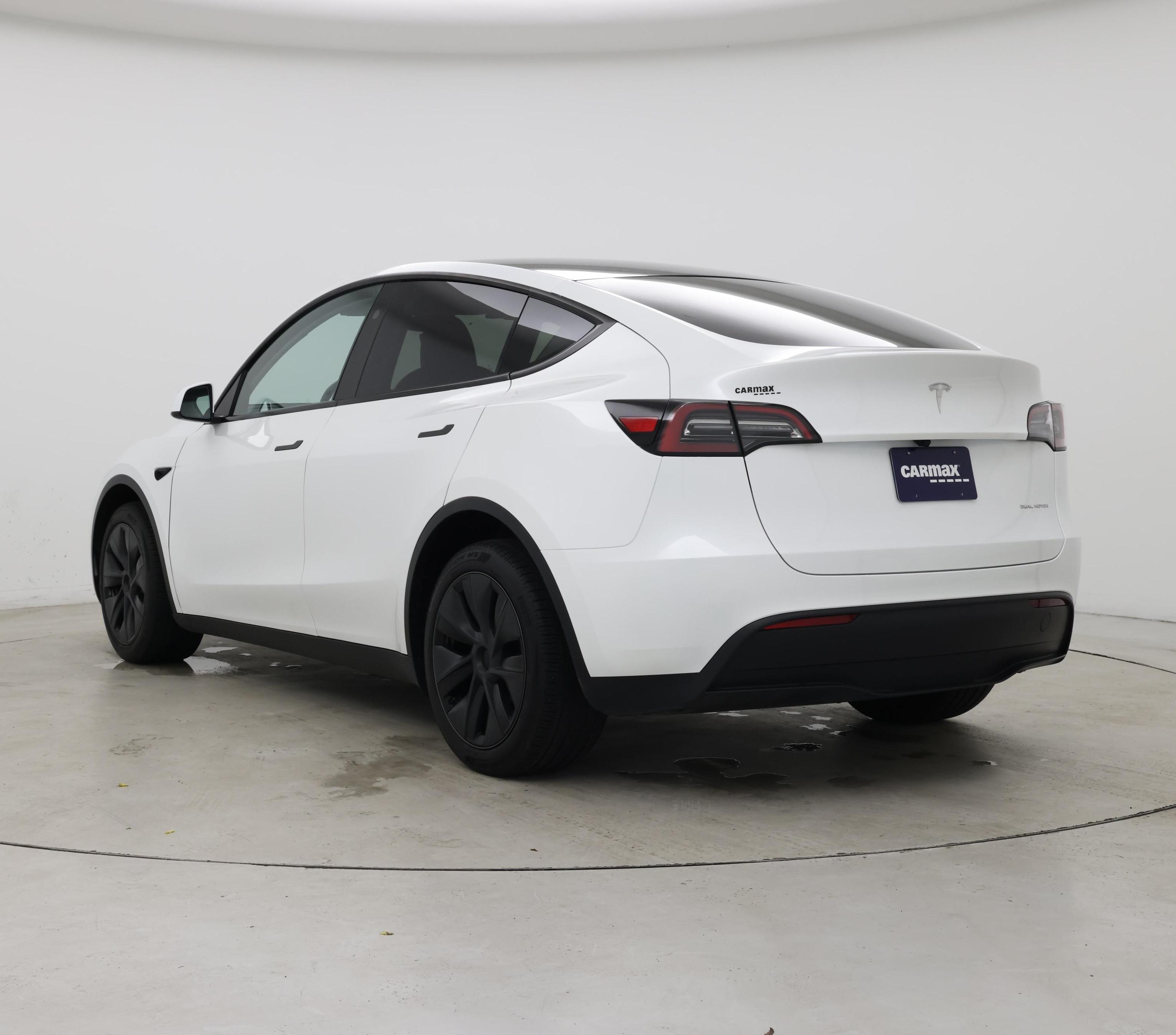 Thumbnail: 2025 Tesla Model Y - 2