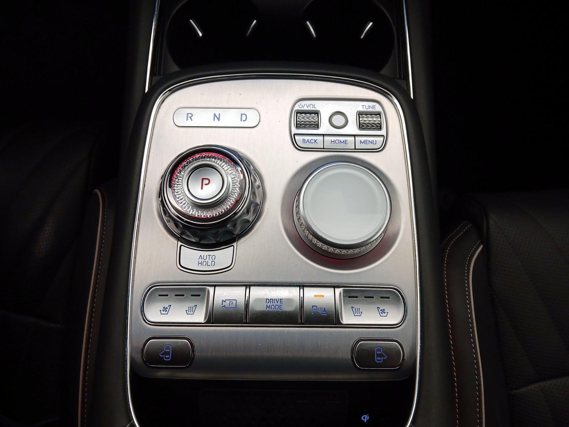 Thumbnail: 2023 Genesis G90 - 18