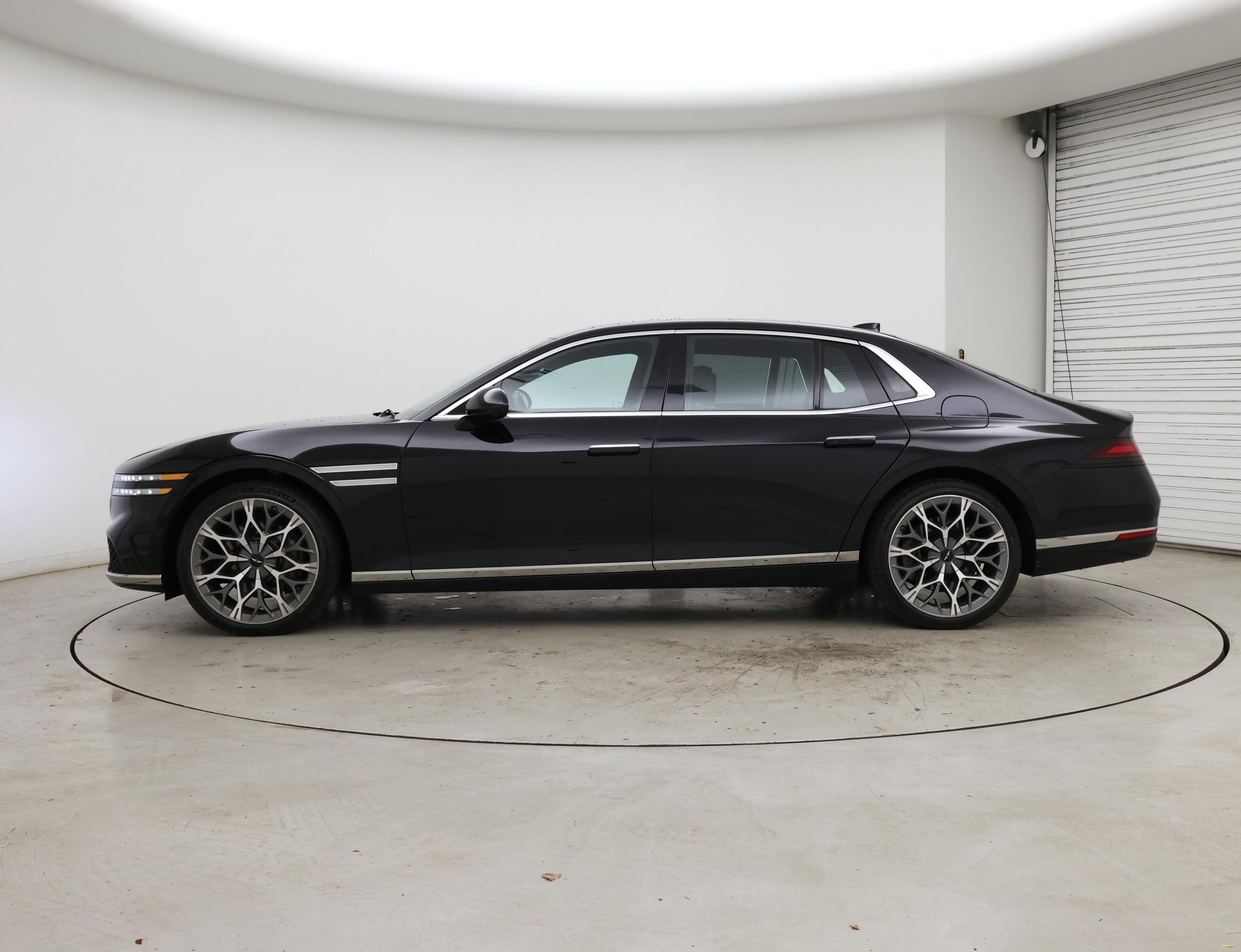 Thumbnail: 2023 Genesis G90 - 3