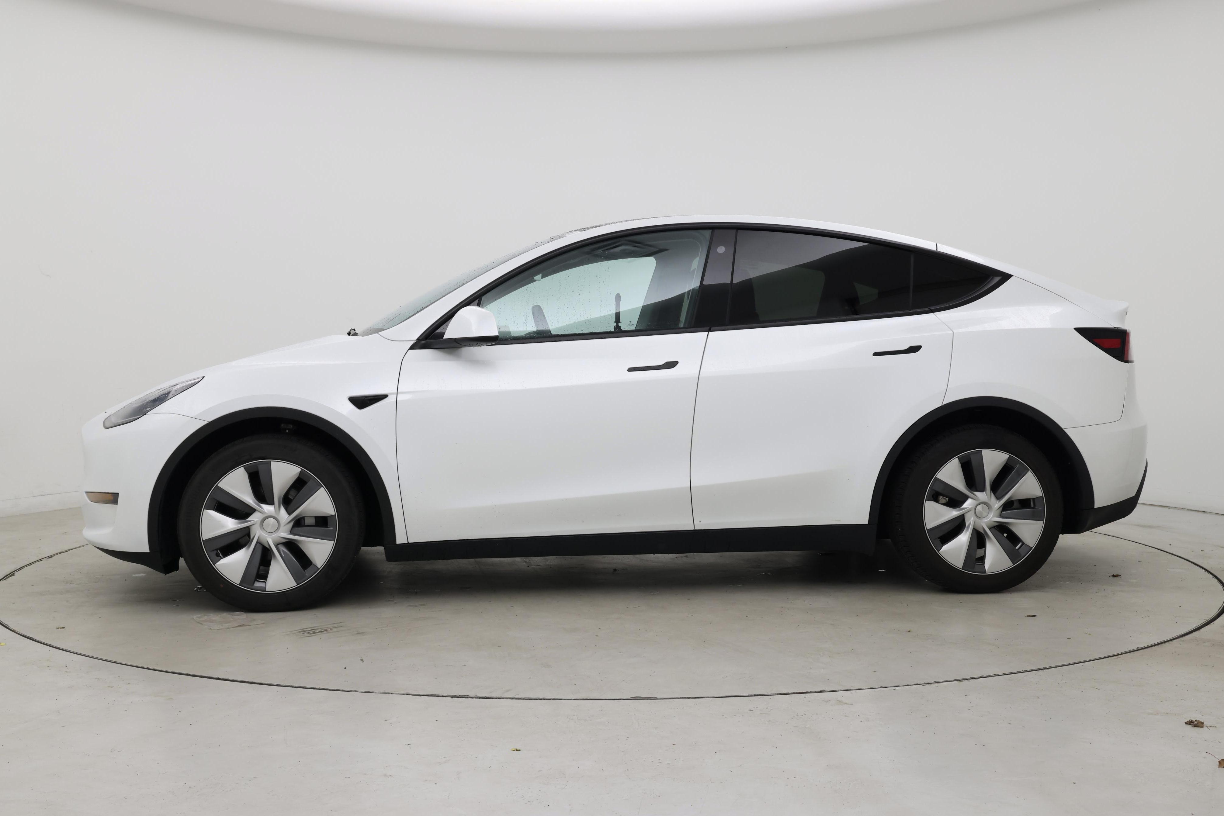 Thumbnail: 2023 Tesla Model Y - 3