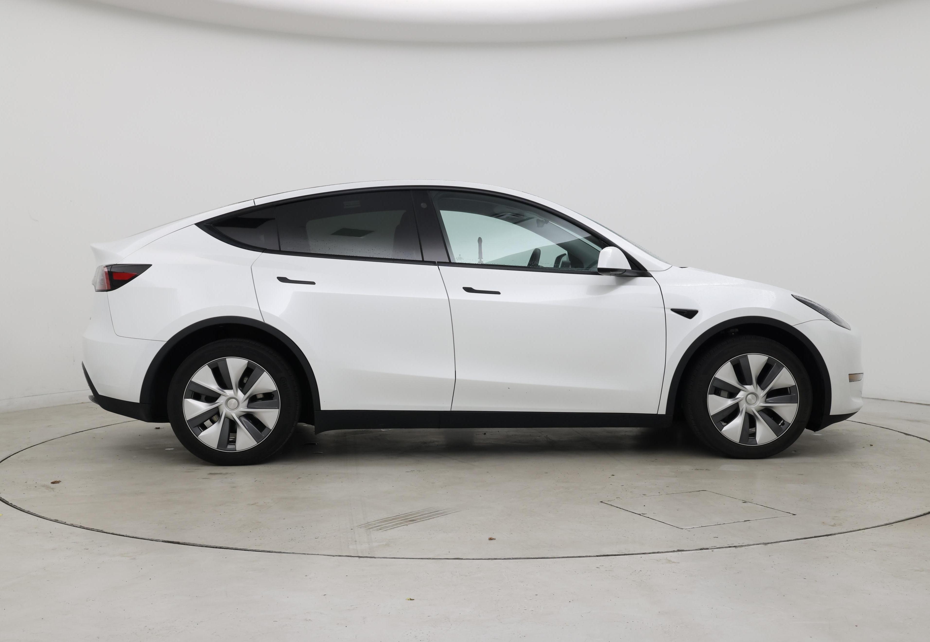 Thumbnail: 2023 Tesla Model Y - 7