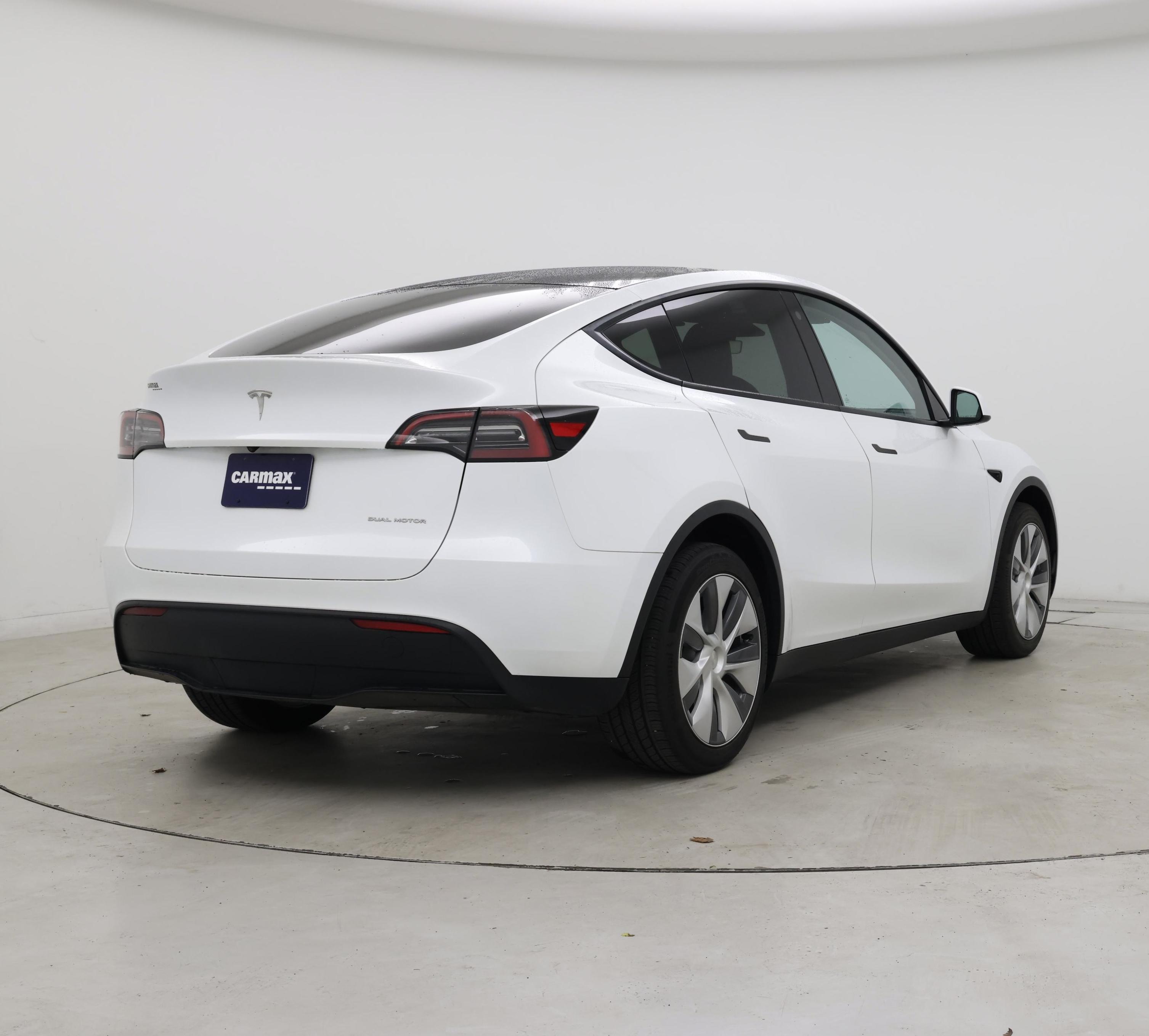Thumbnail: 2023 Tesla Model Y - 8