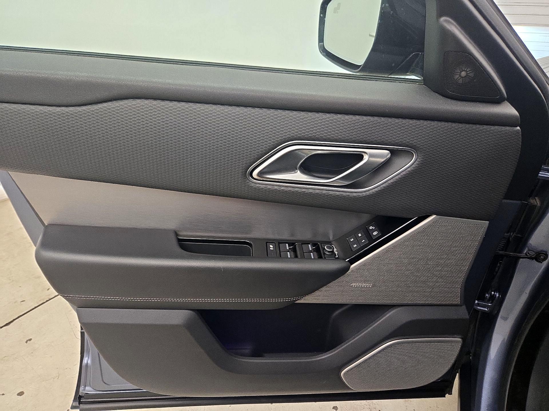 Thumbnail: 2018 Land Rover Range Rover Velar - 12