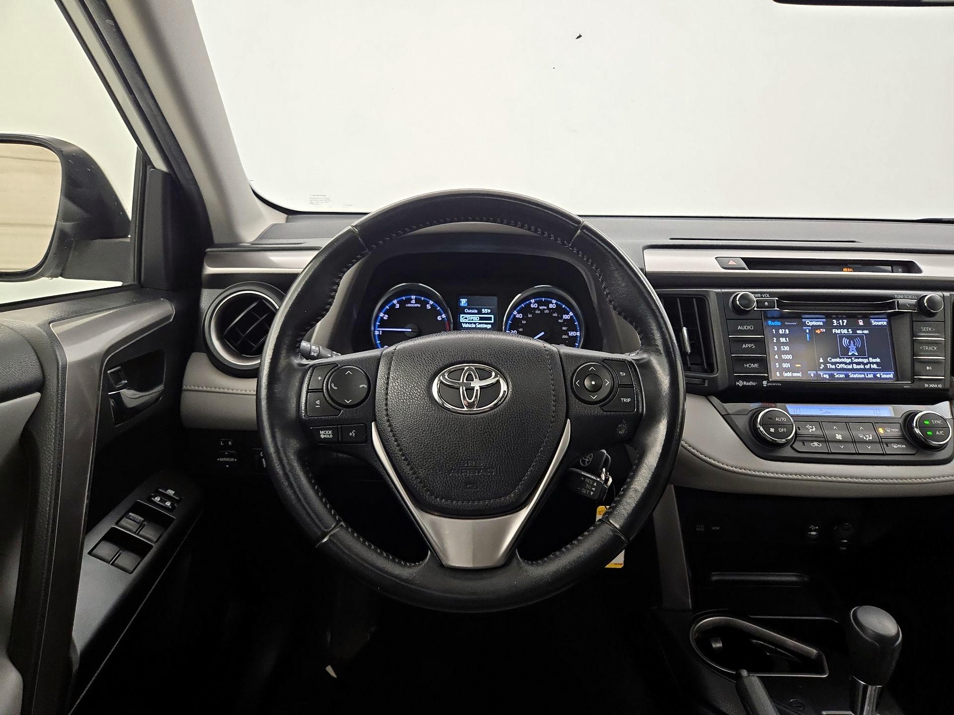 Thumbnail: 2016 Toyota RAV4 - 10