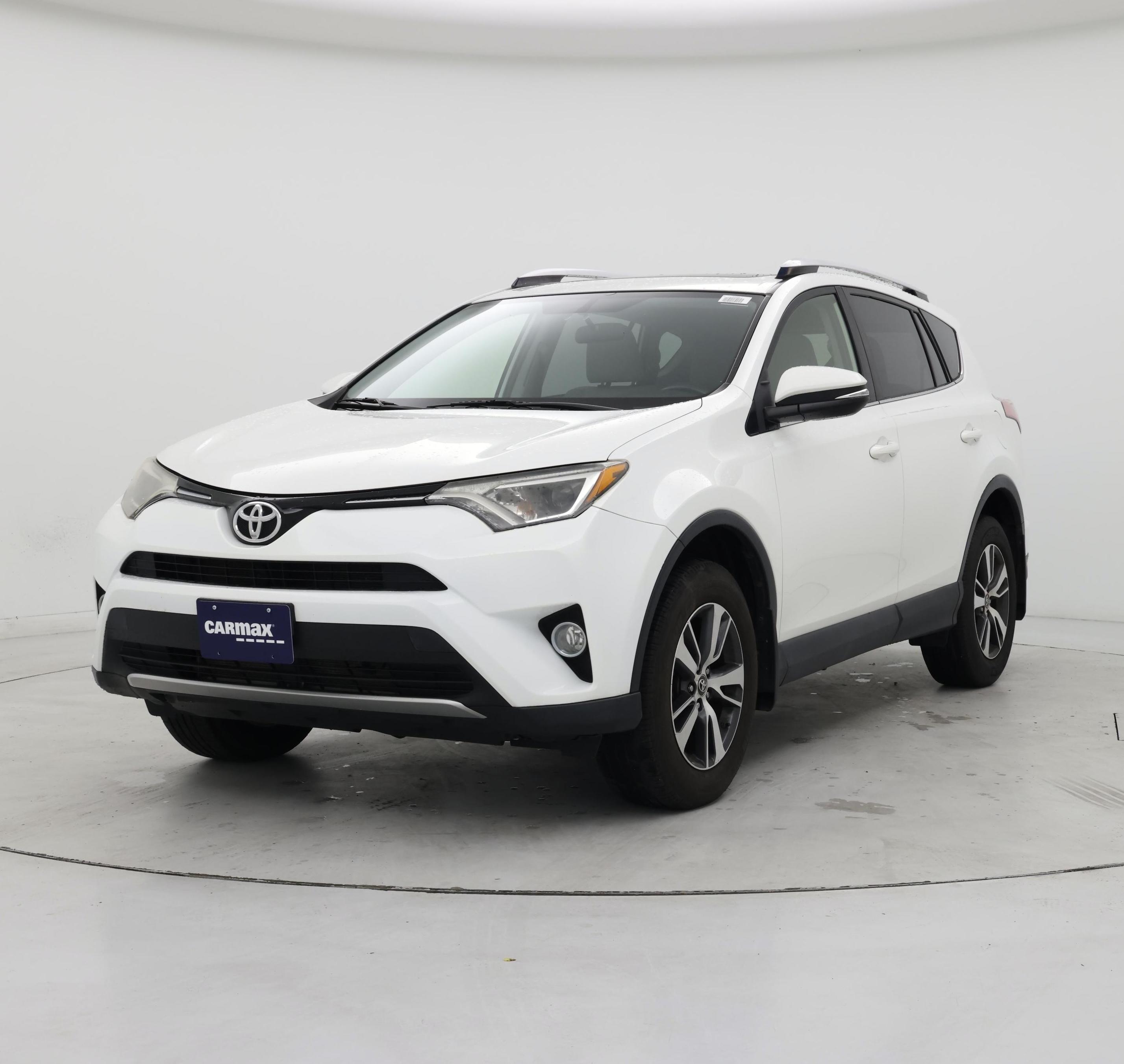 Thumbnail: 2016 Toyota RAV4 - 4