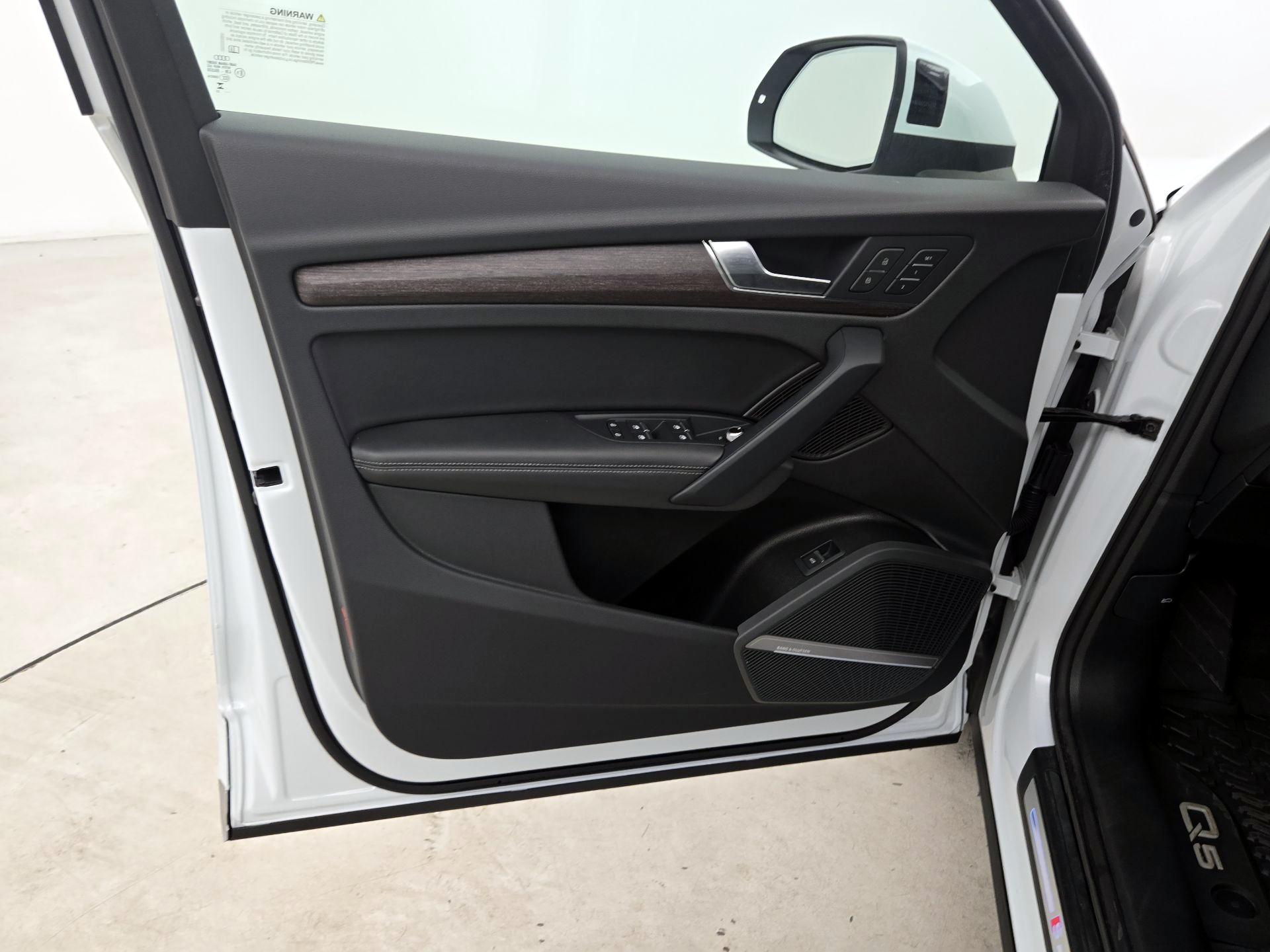 Thumbnail: 2023 Audi Q5 - 12