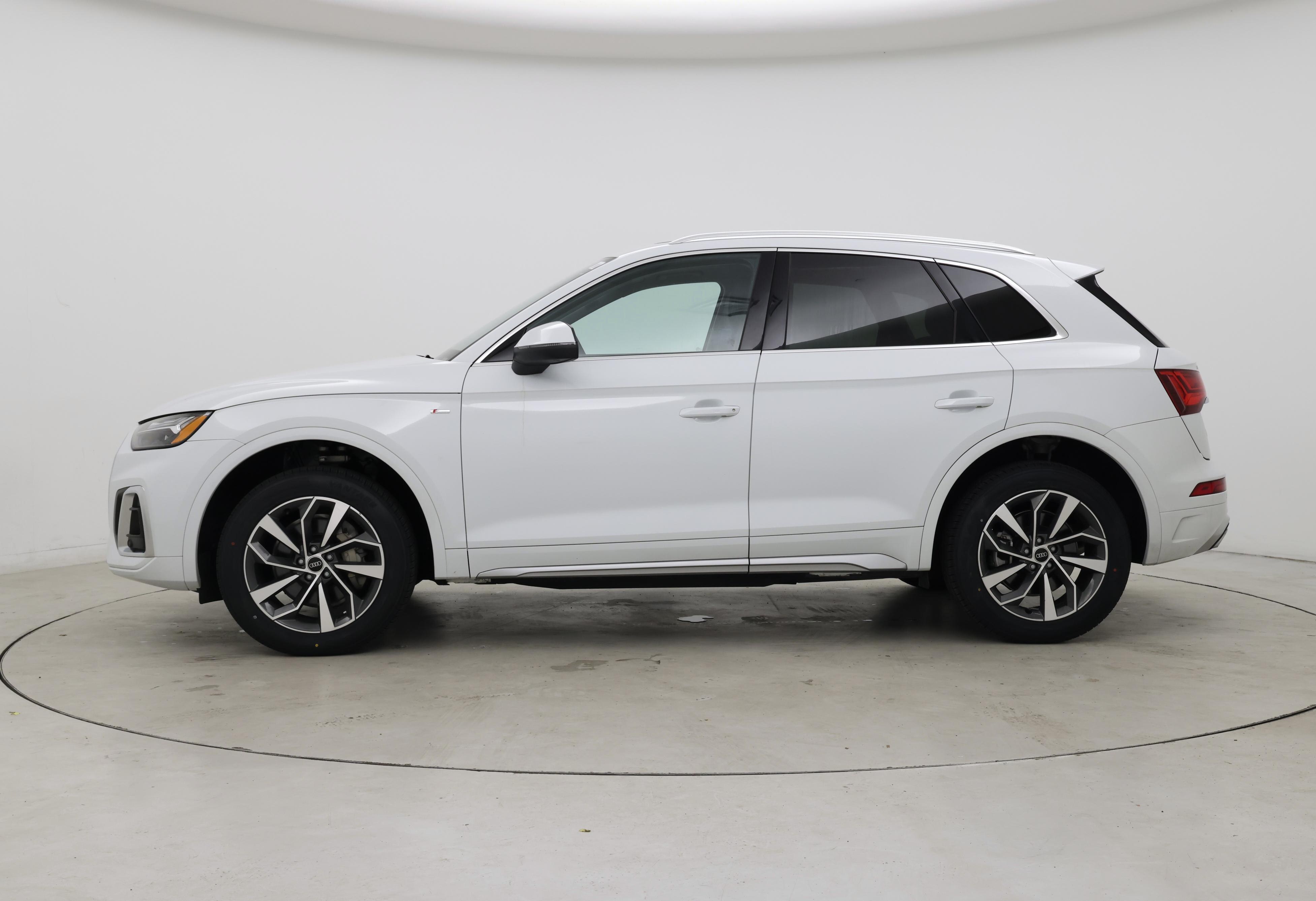 Thumbnail: 2023 Audi Q5 - 3