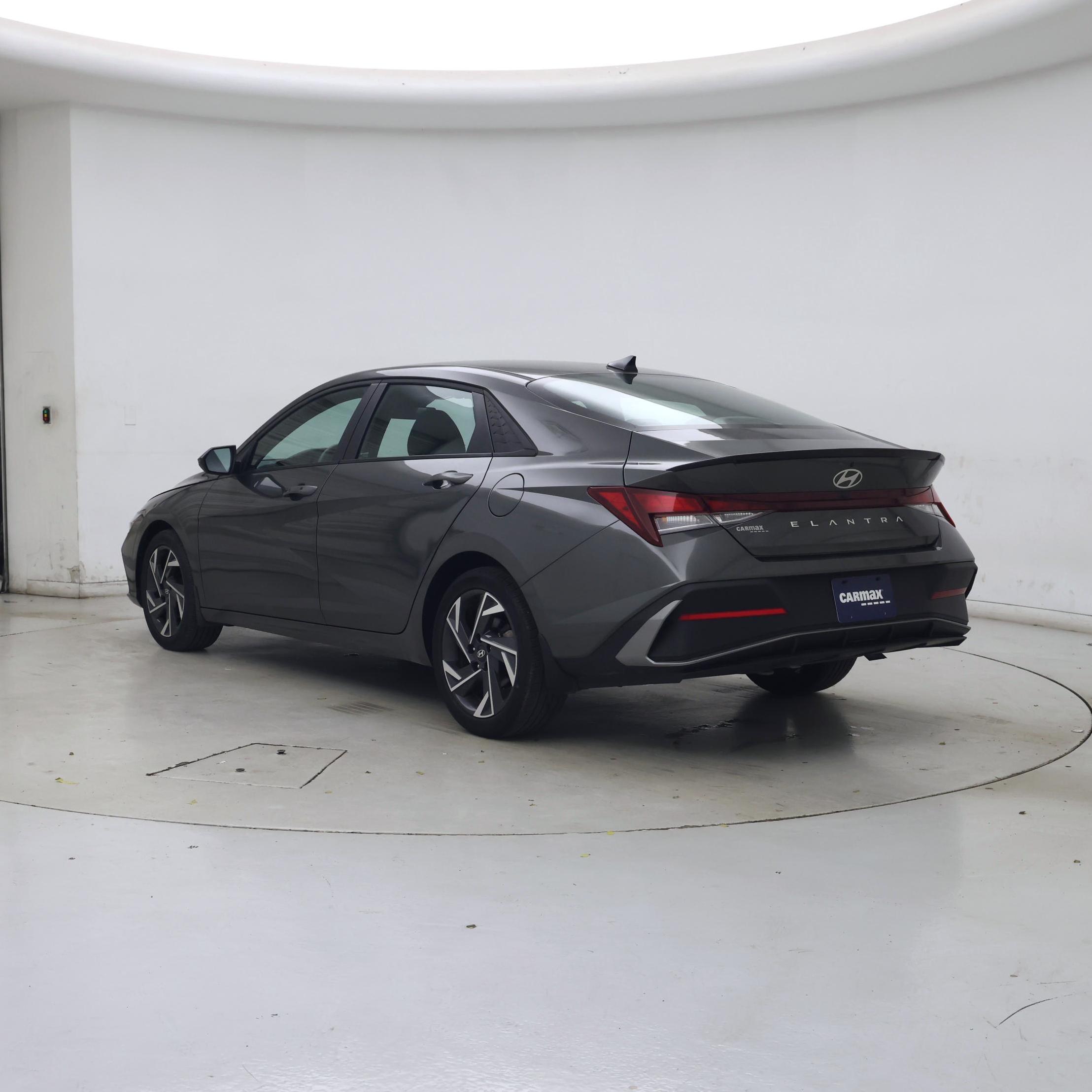 Thumbnail: 2025 Hyundai Elantra - 2