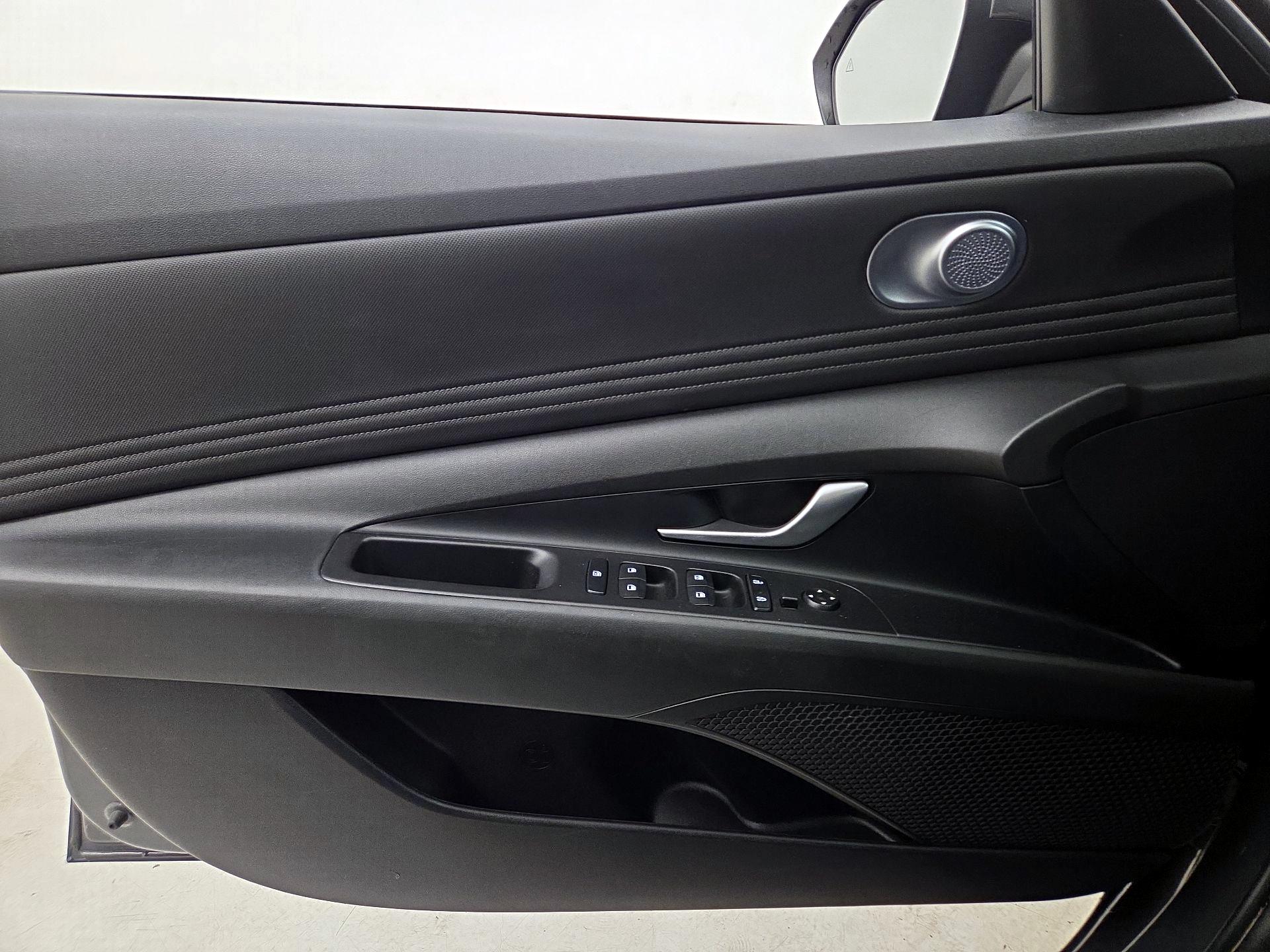 Thumbnail: 2023 Hyundai Elantra - 12