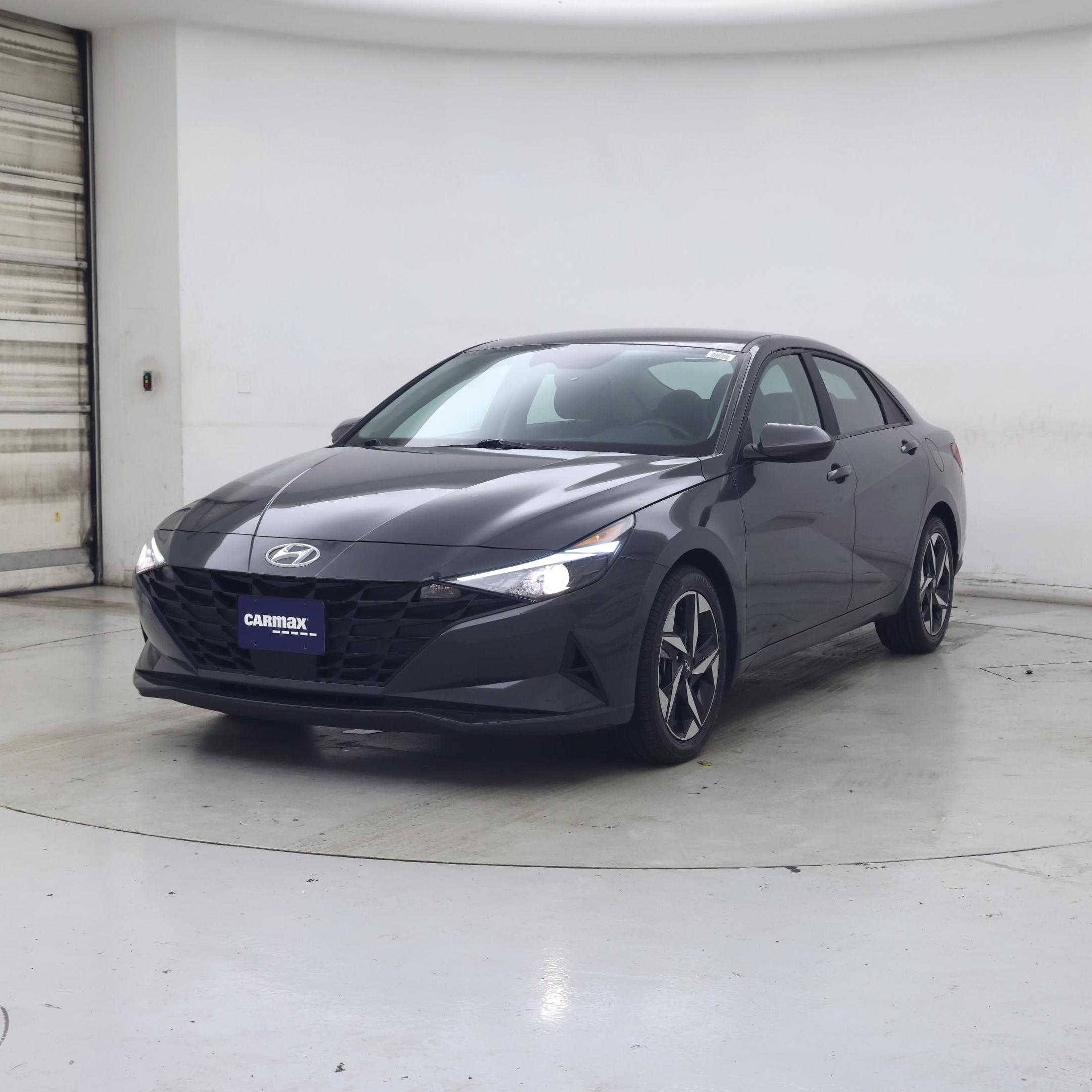 Thumbnail: 2023 Hyundai Elantra - 4