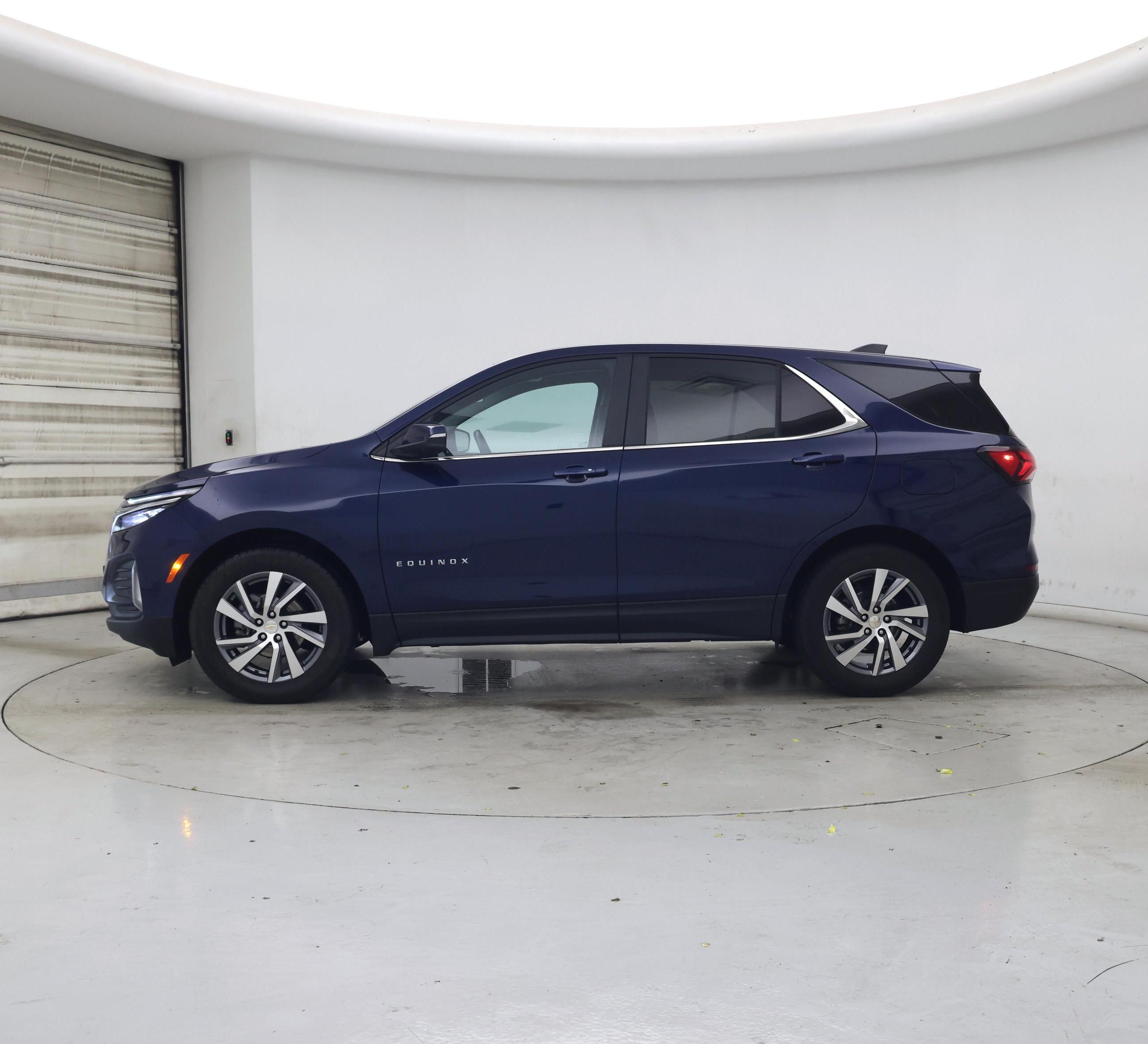 Thumbnail: 2022 Chevrolet Equinox - 3