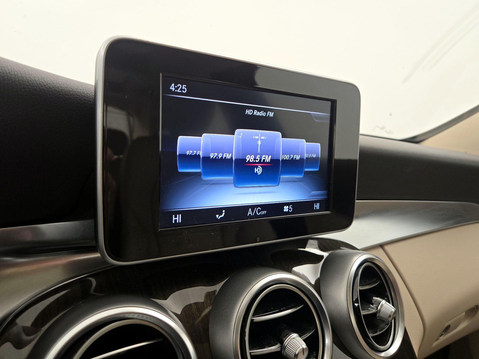 Thumbnail: 2016 Mercedes-Benz C-Class - 15