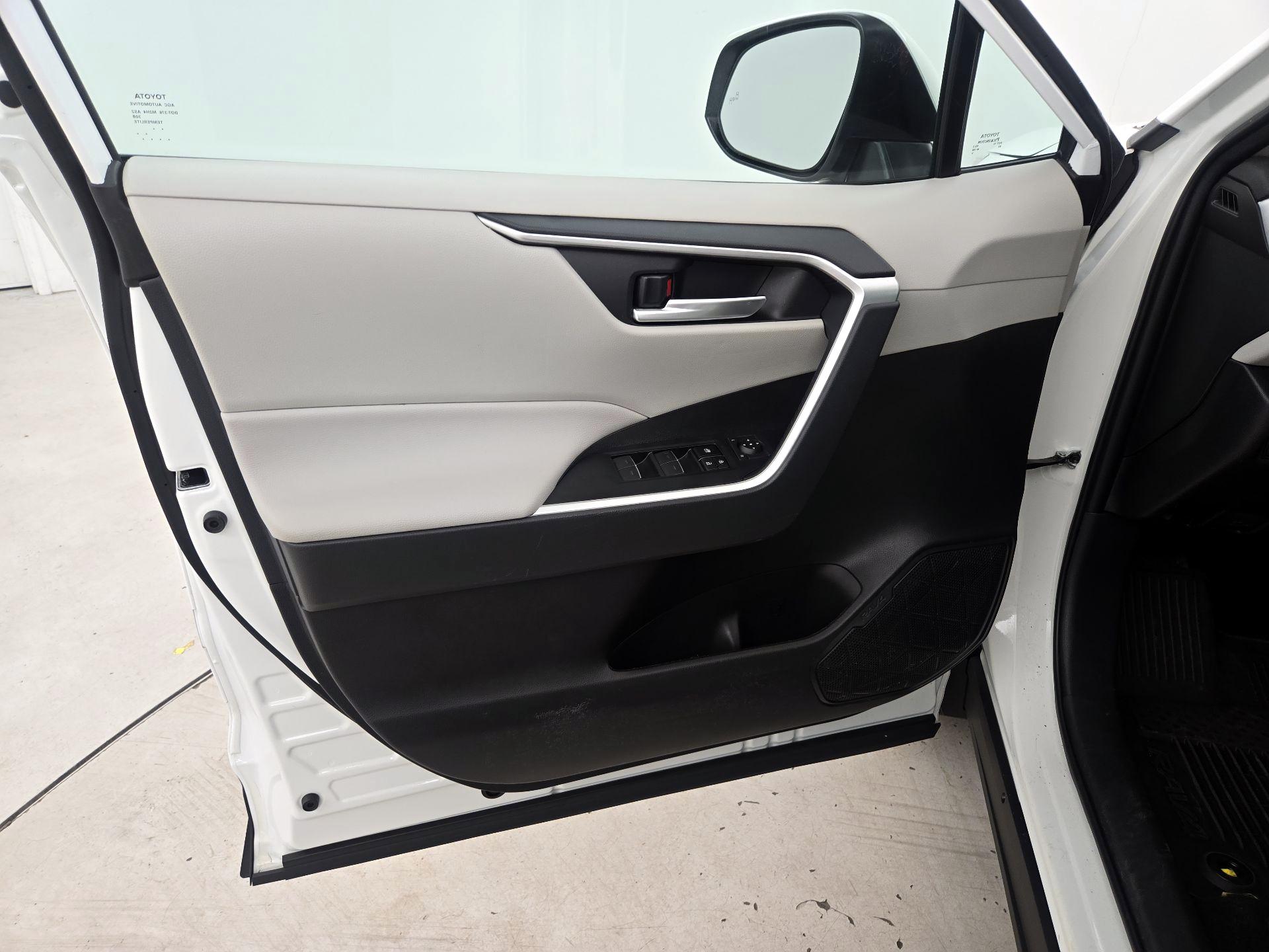 Thumbnail: 2024 Toyota RAV4 - 12