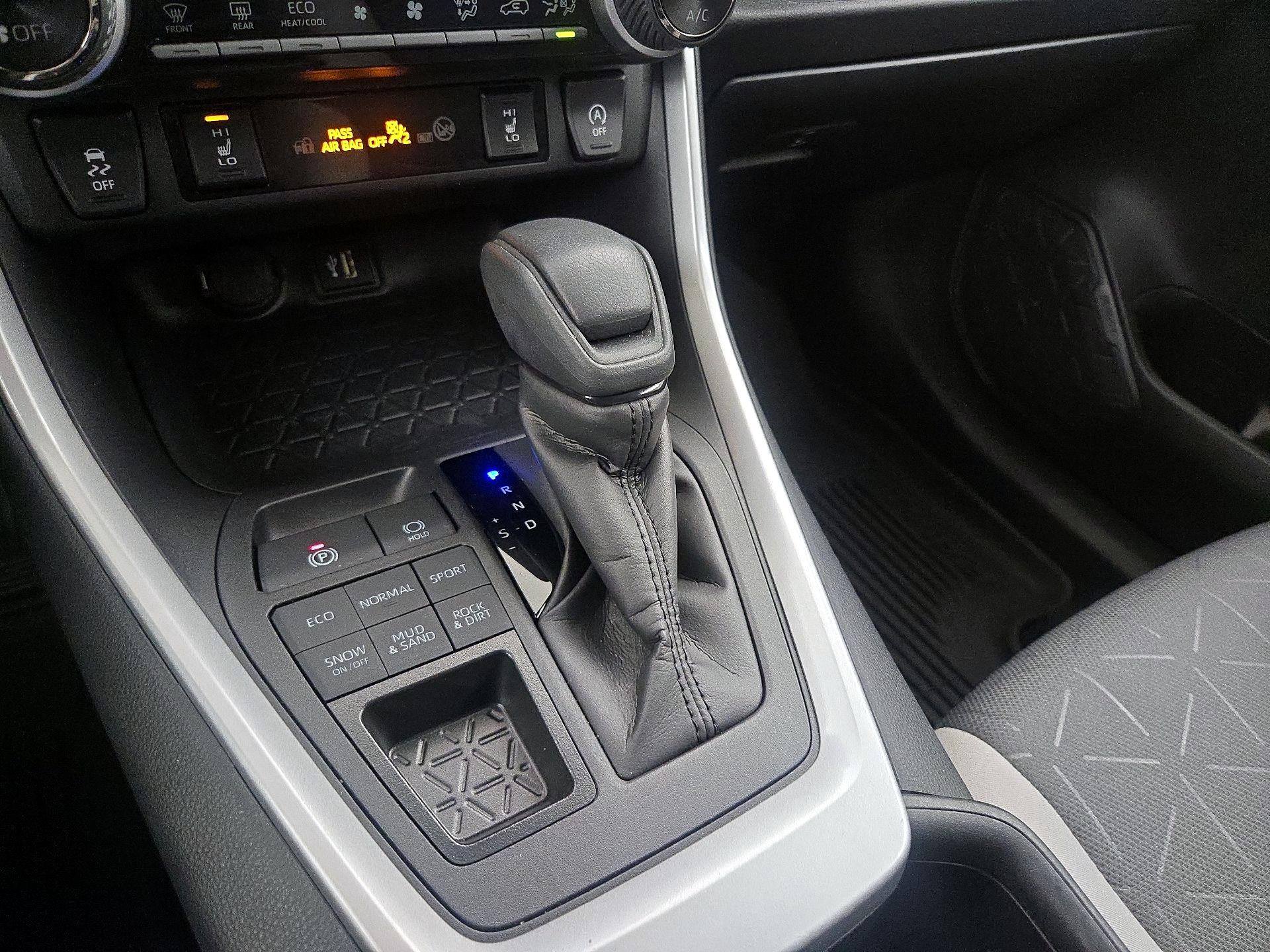 Thumbnail: 2024 Toyota RAV4 - 17