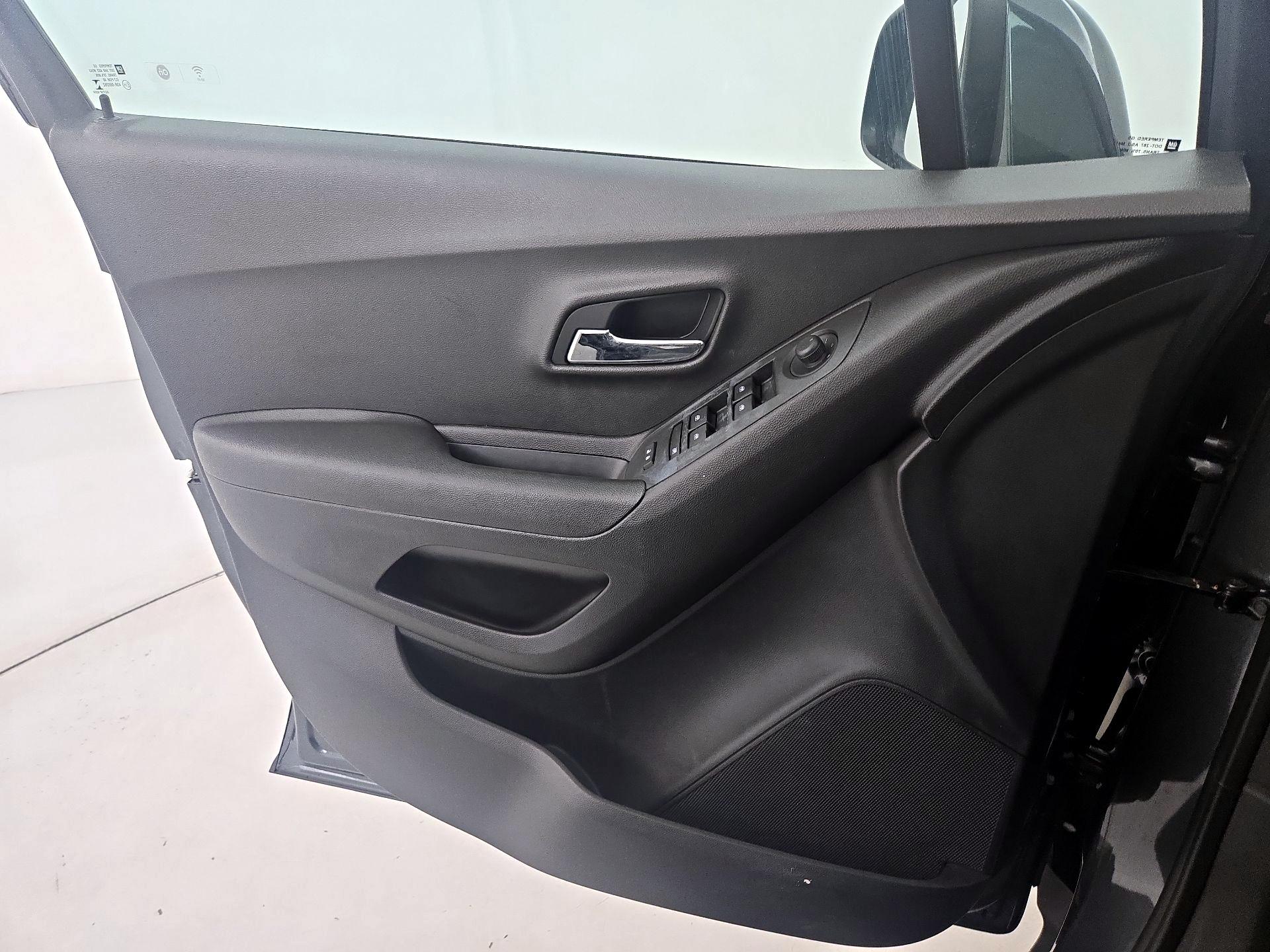 Thumbnail: 2020 Chevrolet Trax - 12