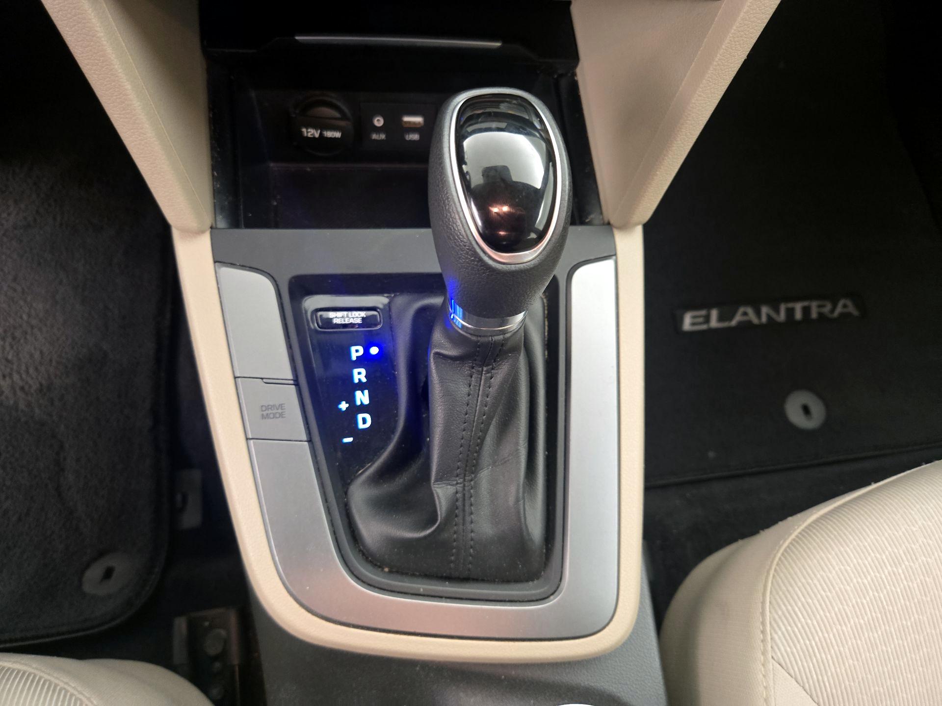 Thumbnail: 2017 Hyundai Elantra - 17