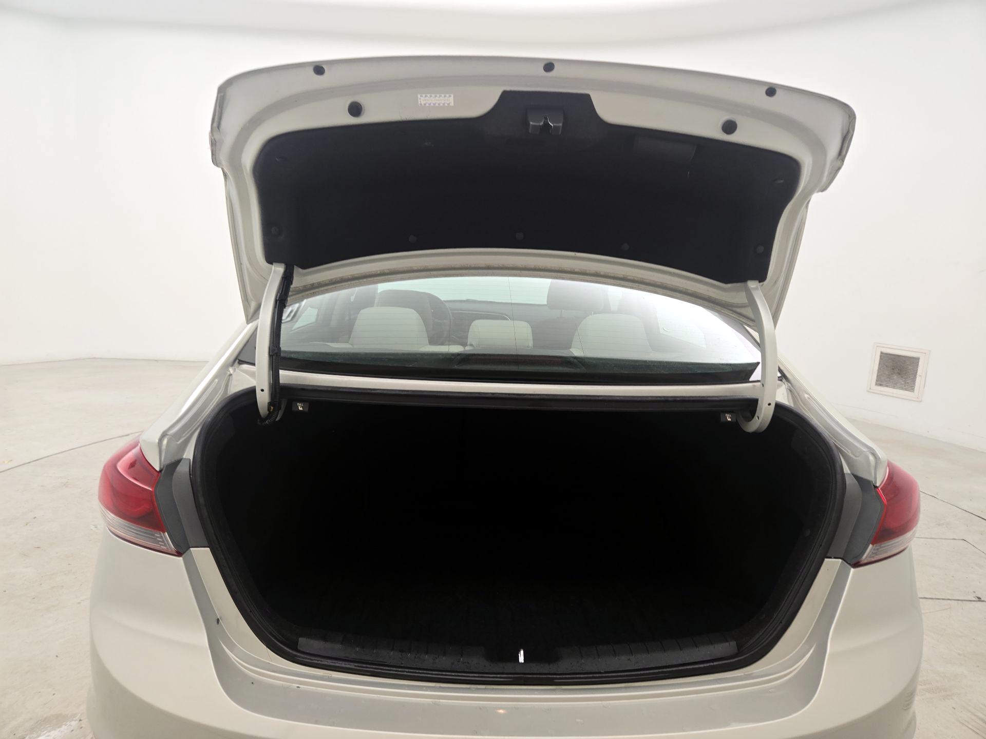 Thumbnail: 2017 Hyundai Elantra - 20
