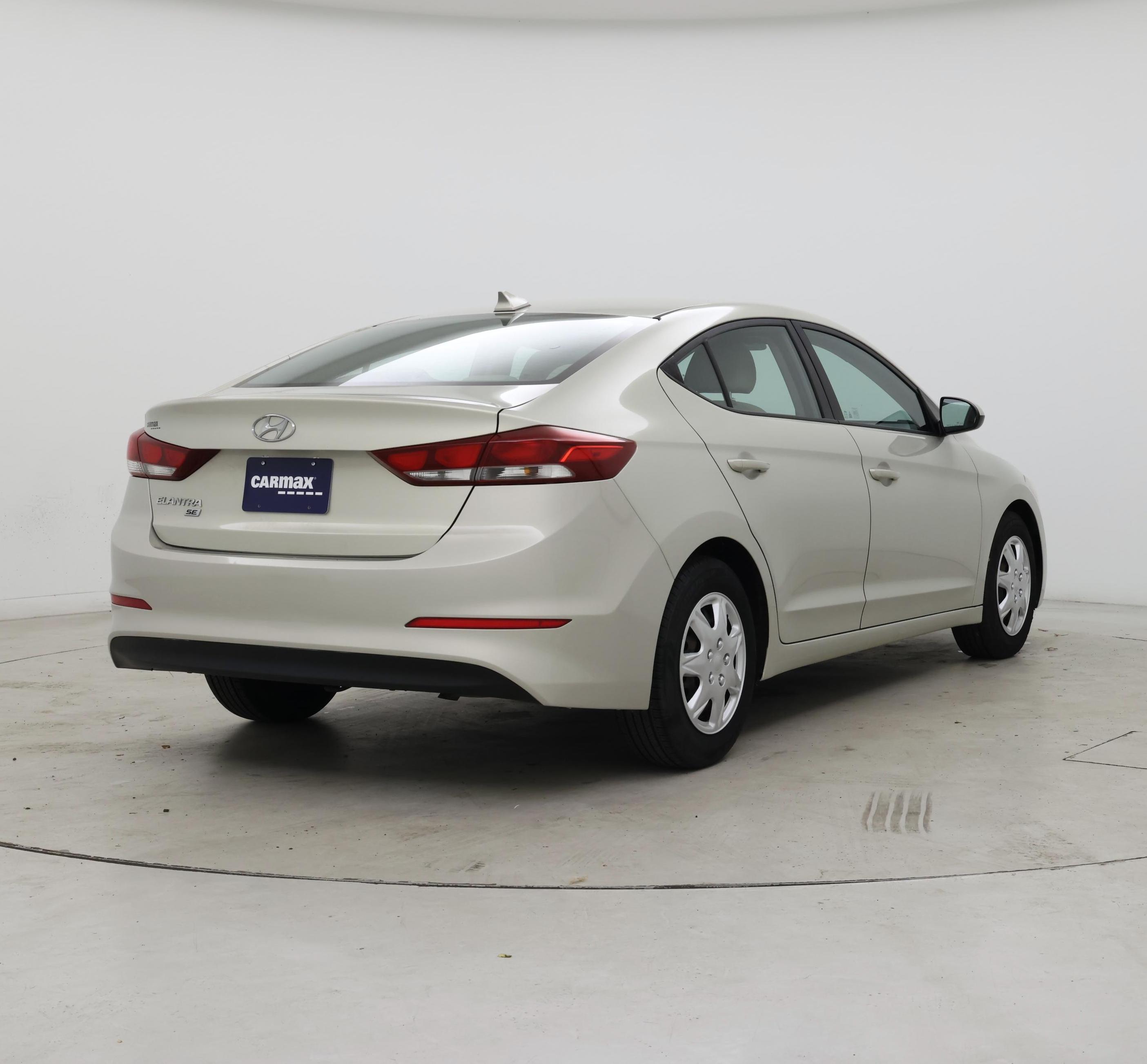 Thumbnail: 2017 Hyundai Elantra - 8
