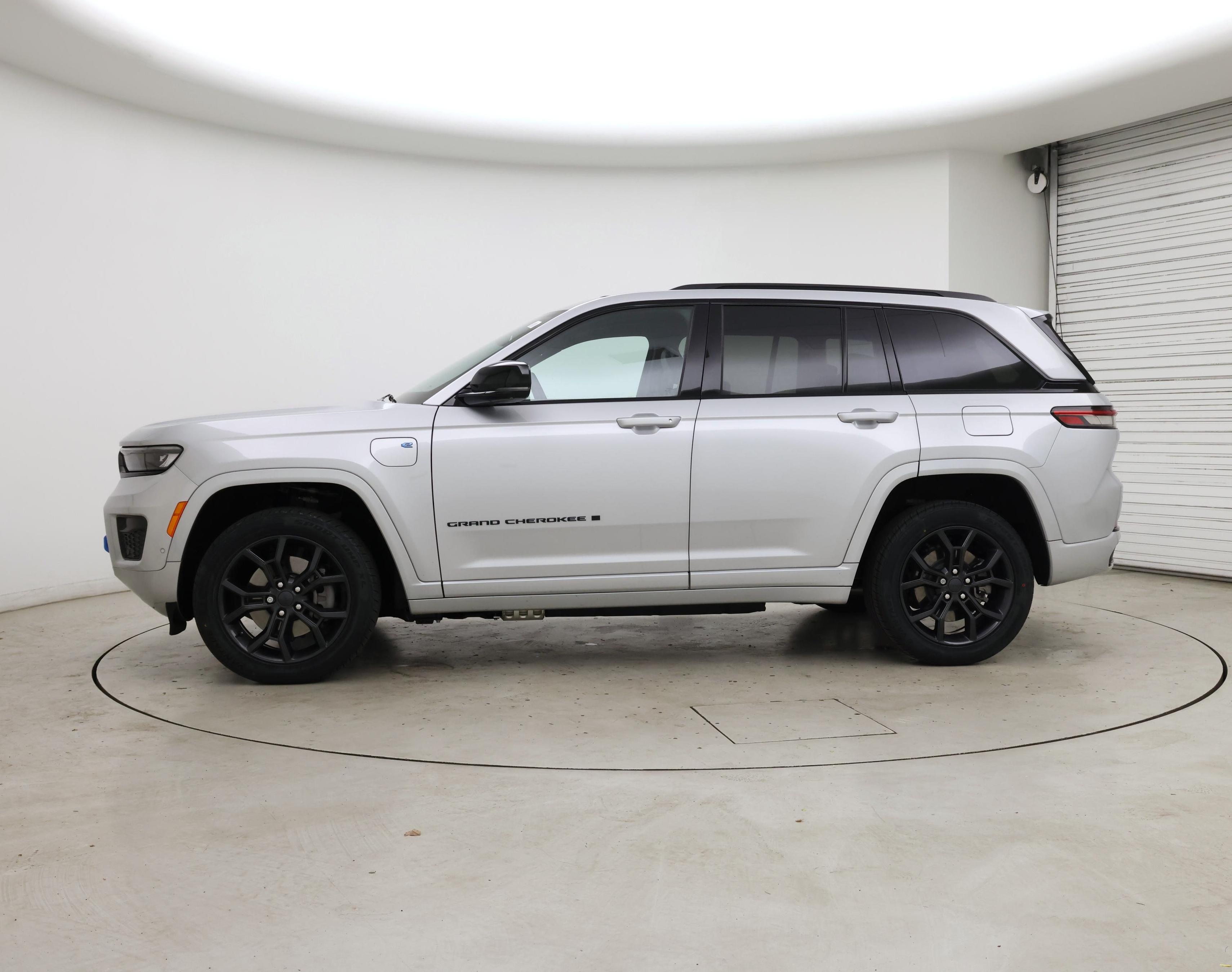 Thumbnail: 2024 Jeep Grand Cherokee - 3