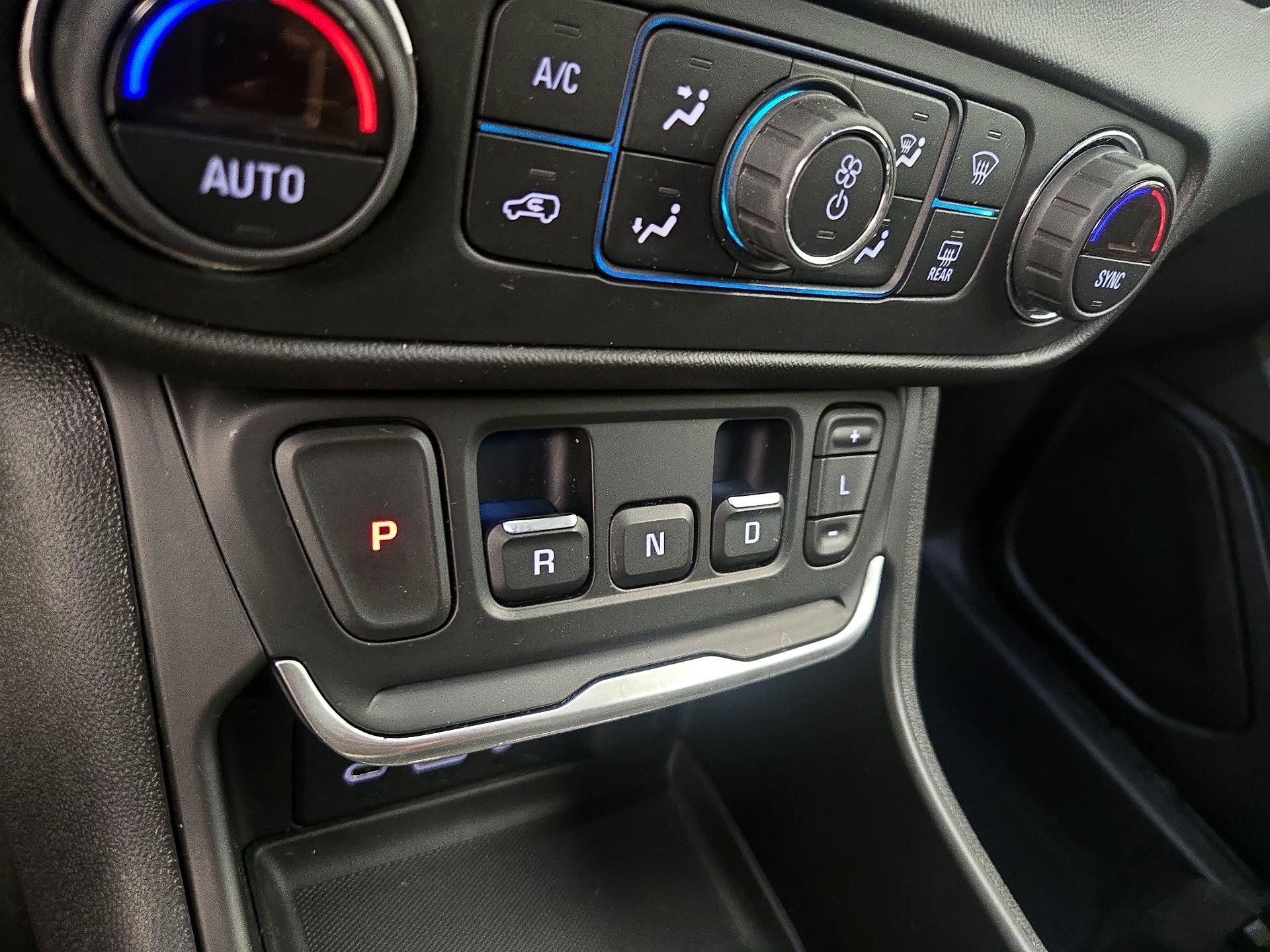 Thumbnail: 2020 GMC Terrain - 17